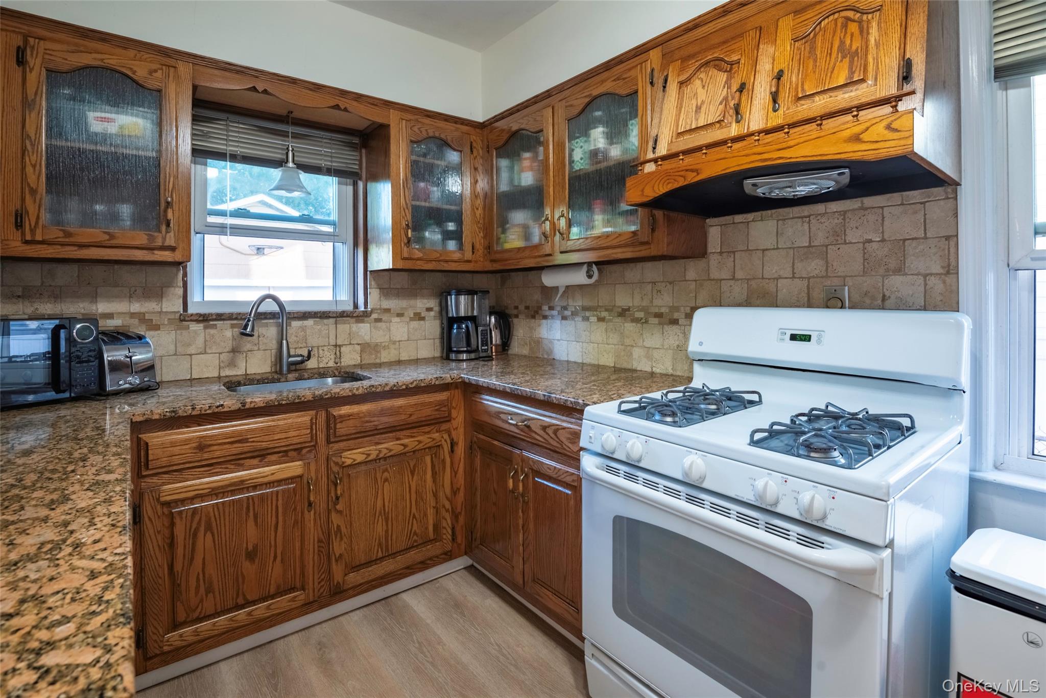 8415 253rd Street Property Photo 9