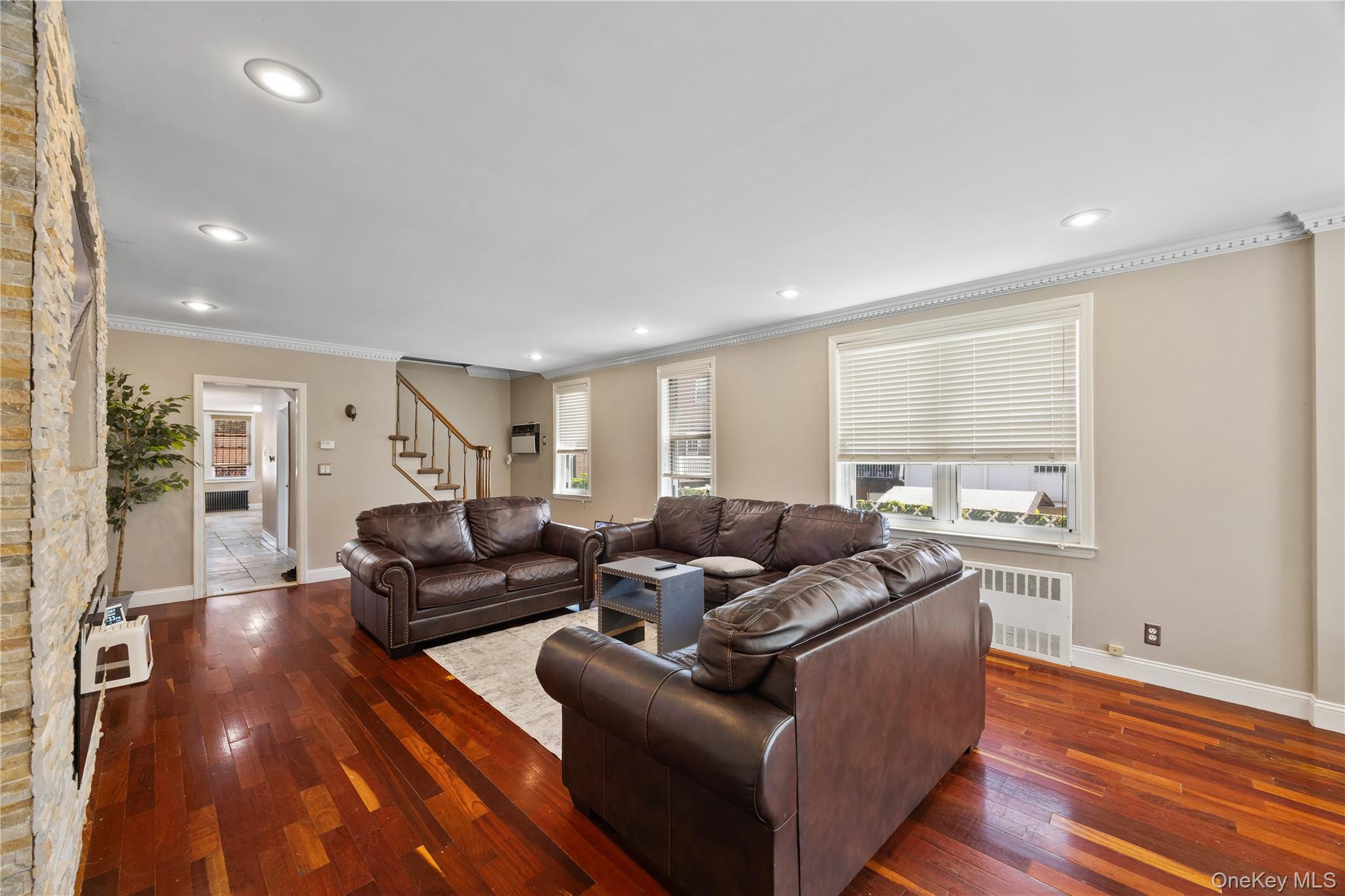 2328 Williamsbridge Road Property Photo 9
