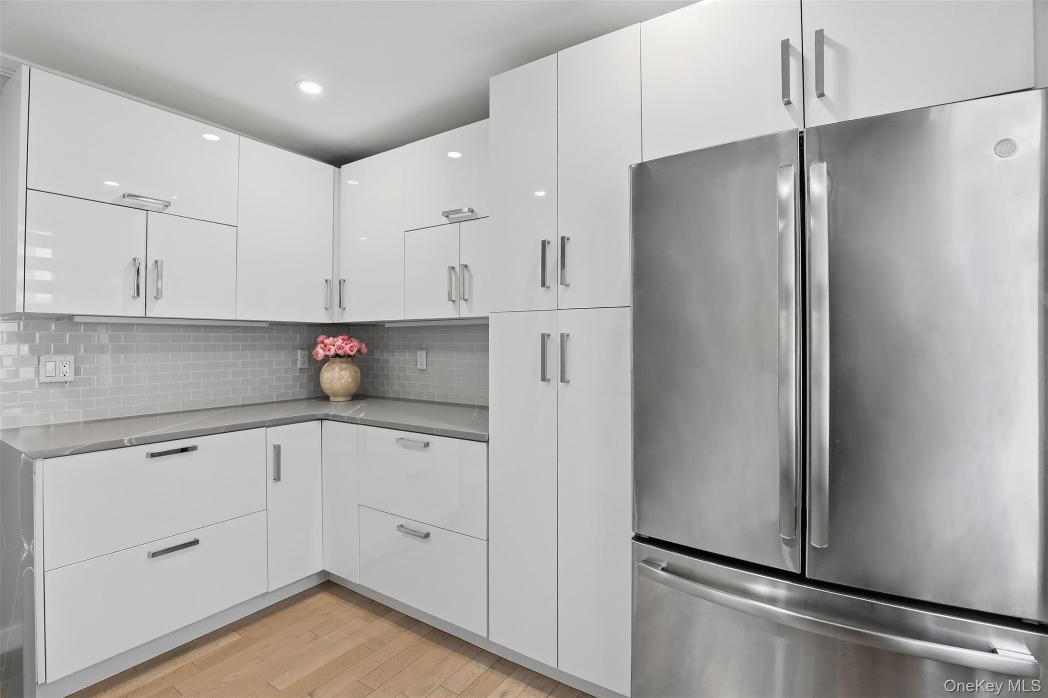 1304 Midland Avenue A24 Property Photo 8