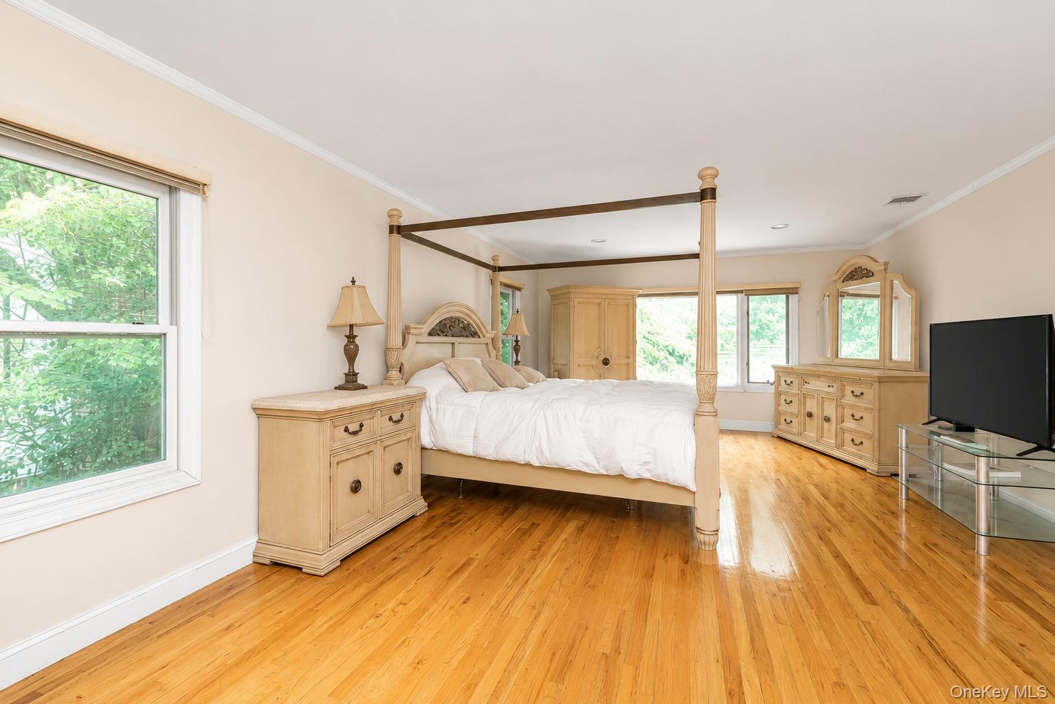 93 Oxford Boulevard Property Photo 17
