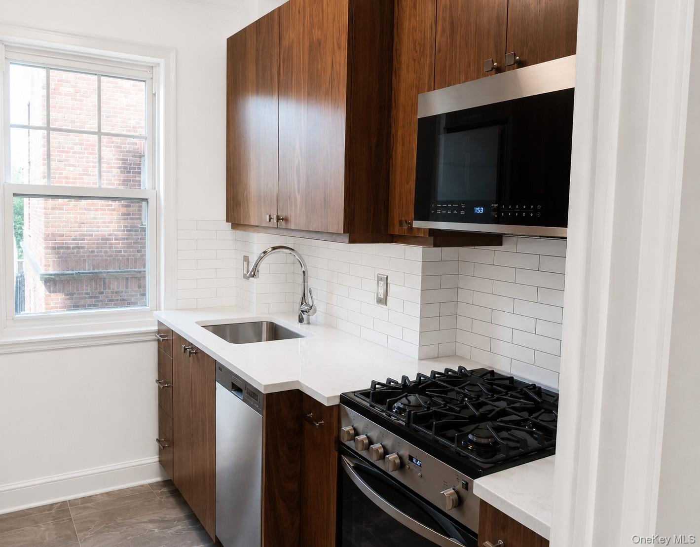120 Cabrini 43 Property Photo 1