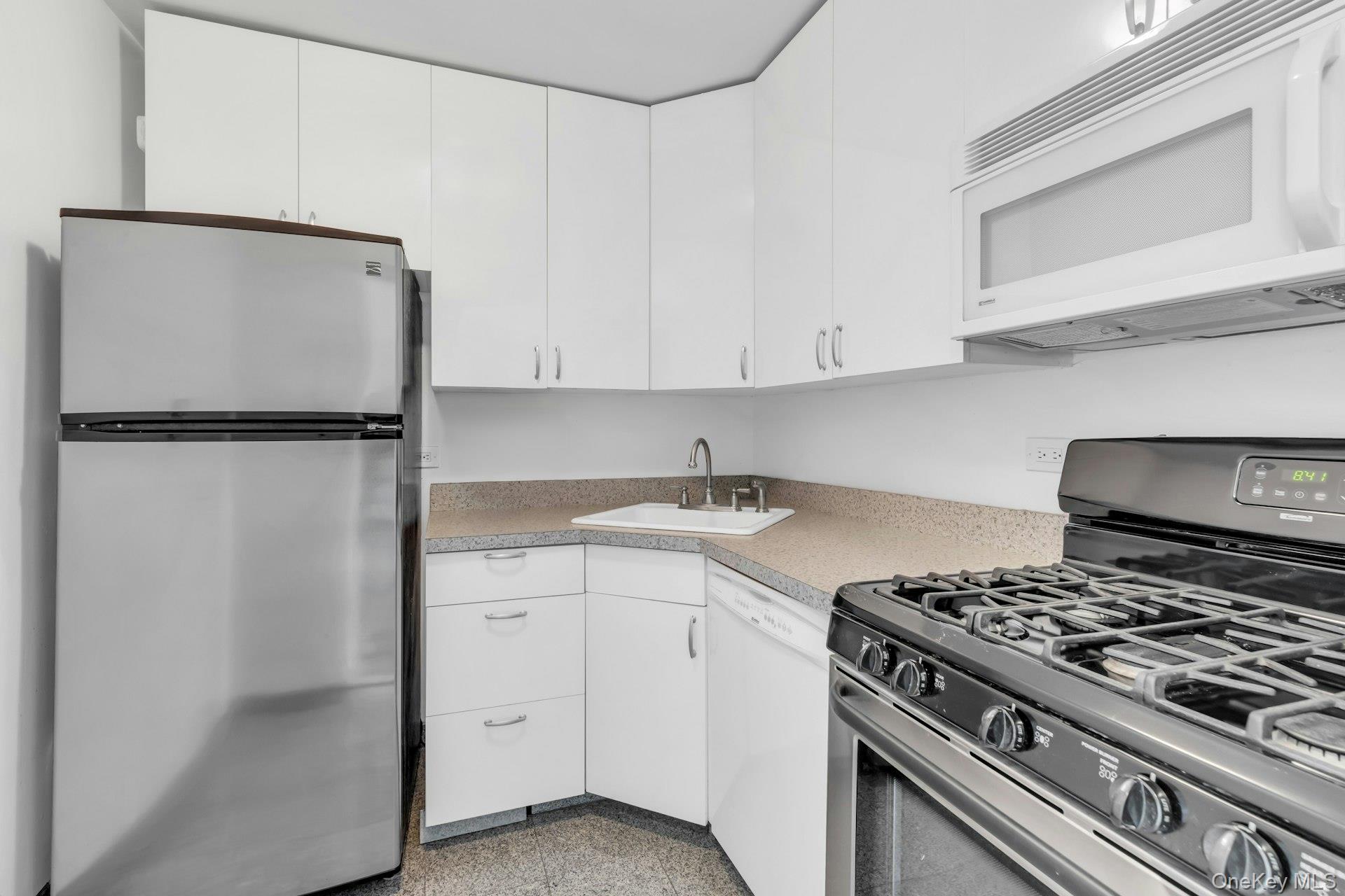 110-11 Queens Boulevard 26j Property Photo 12