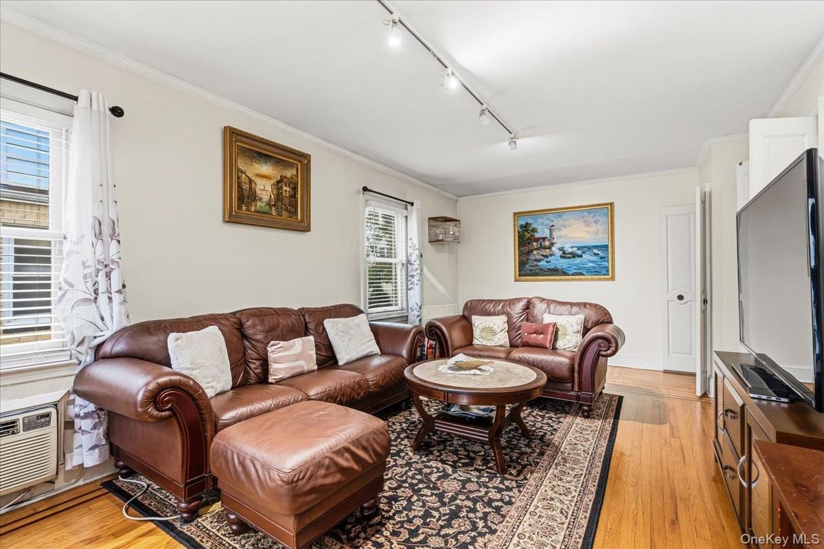 181 Beech Street Property Photo 6