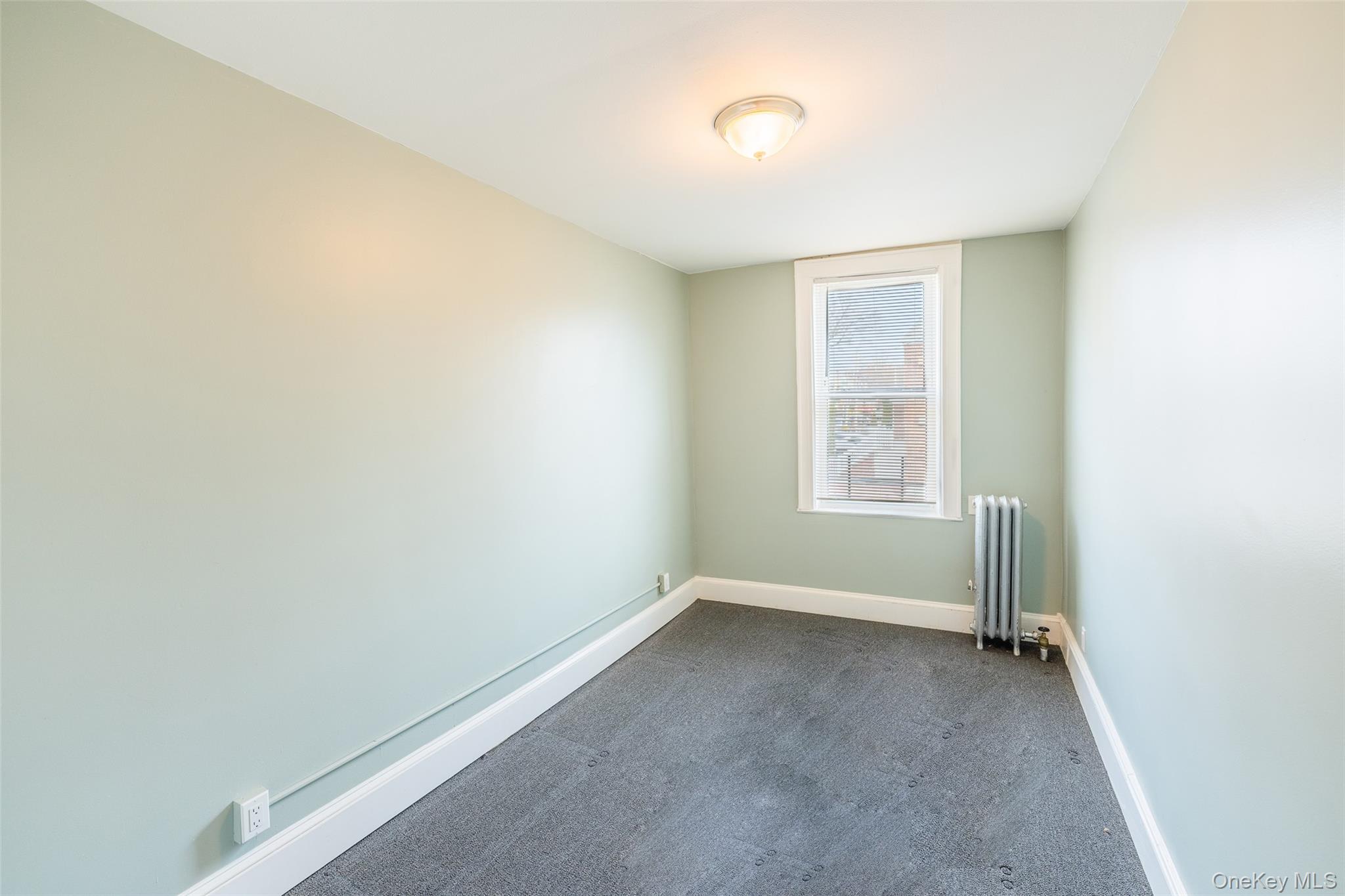 16904 Crocheron Avenue Property Photo 8