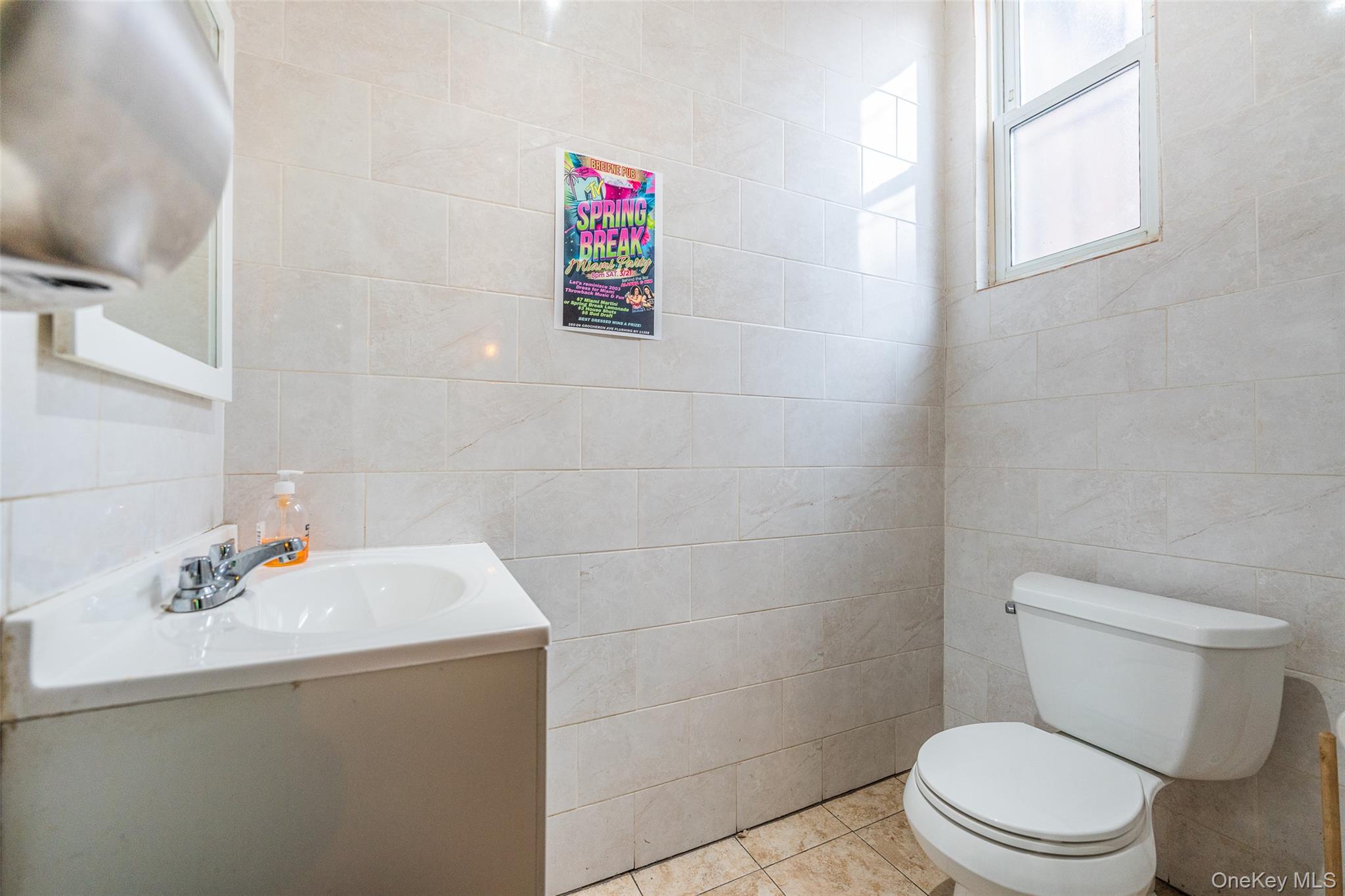 16904 Crocheron Avenue Property Photo 25