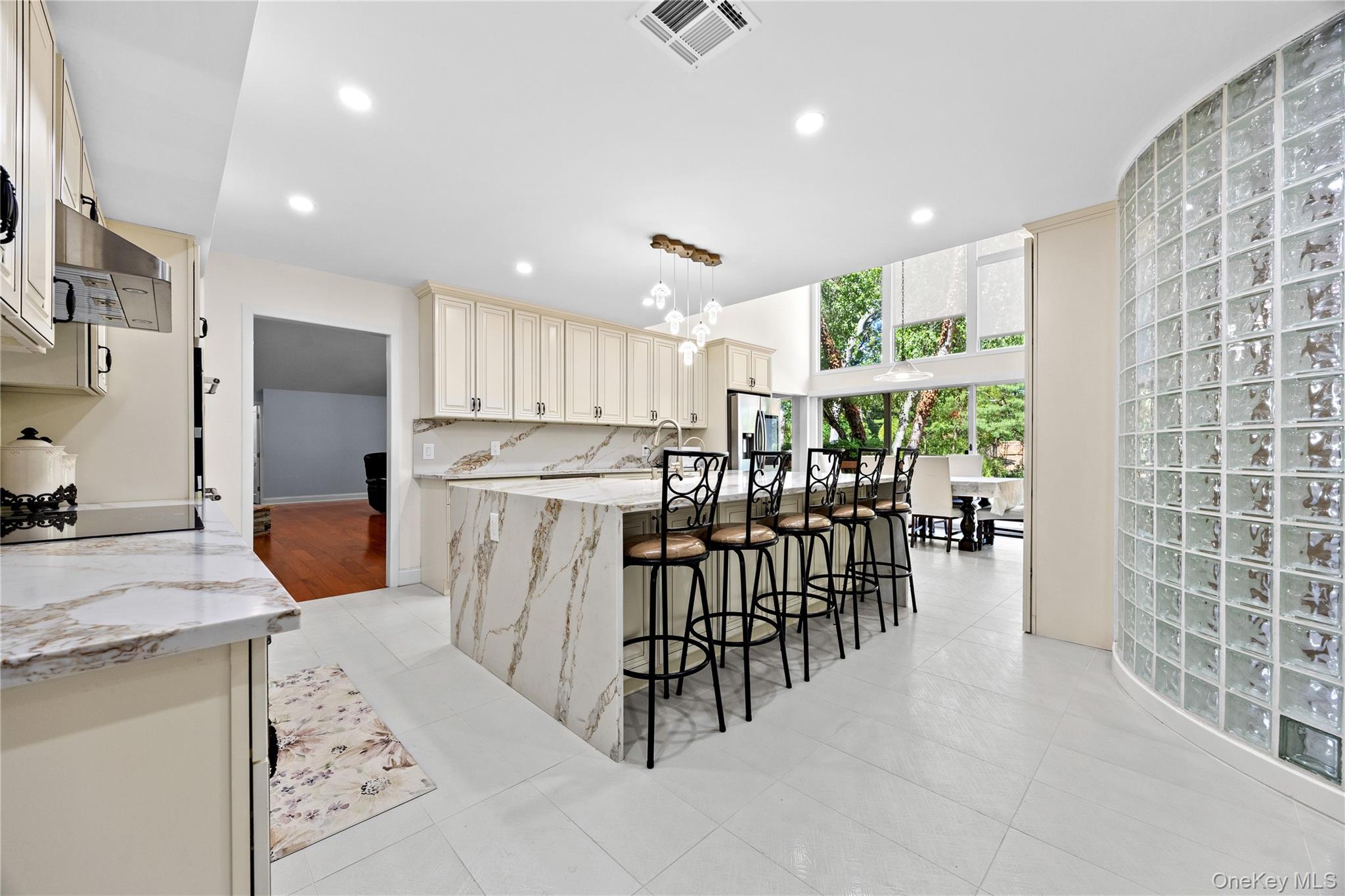 249 Glen Cove Road Property Photo 11