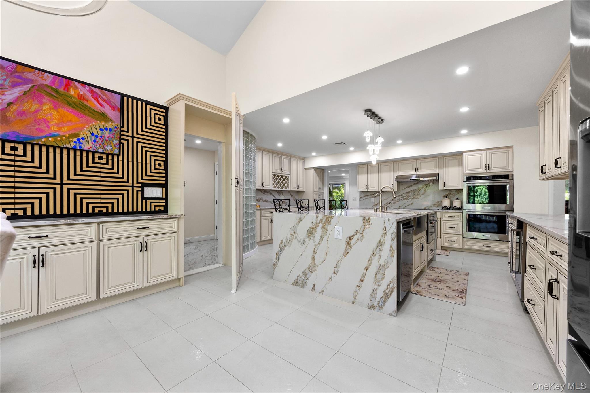 249 Glen Cove Road Property Photo 14