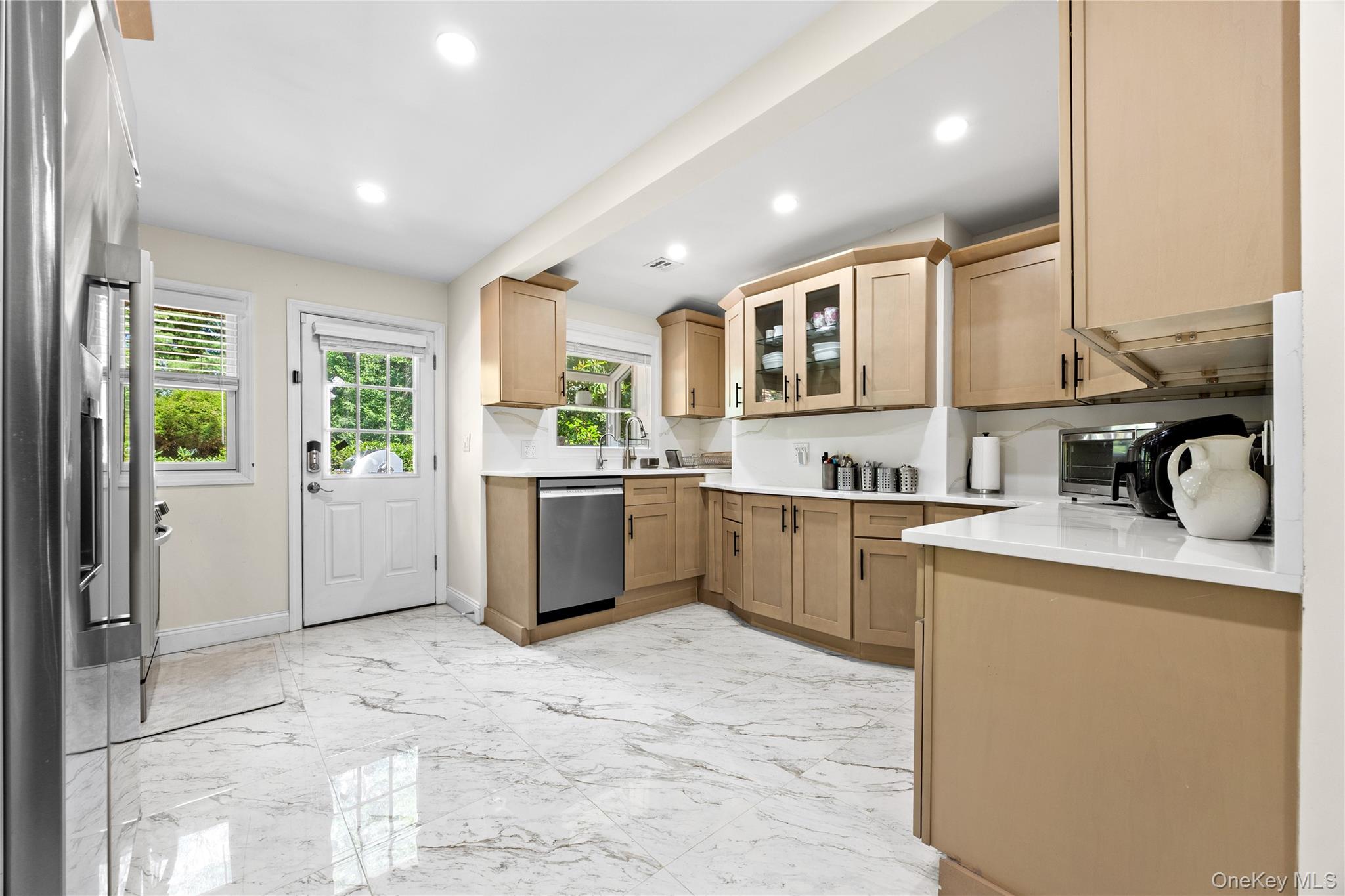 249 Glen Cove Road Property Photo 15