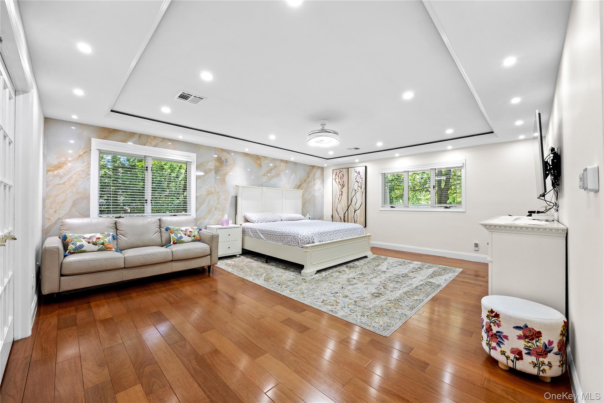249 Glen Cove Road Property Photo 17