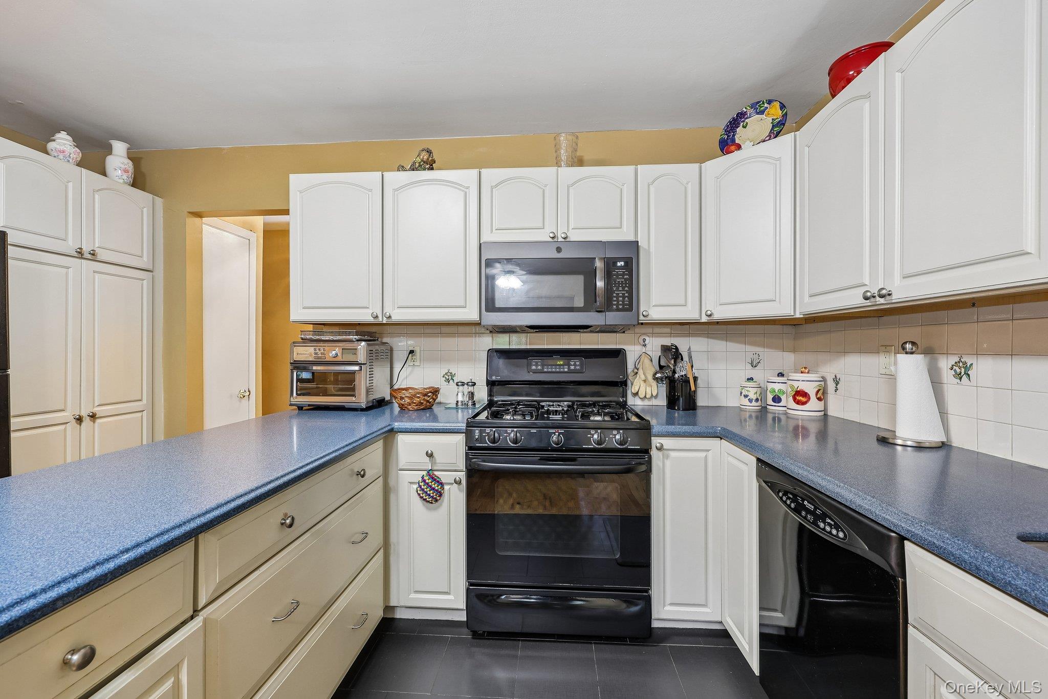 3 W Lawrence Park Drive 3 Property Photo 9
