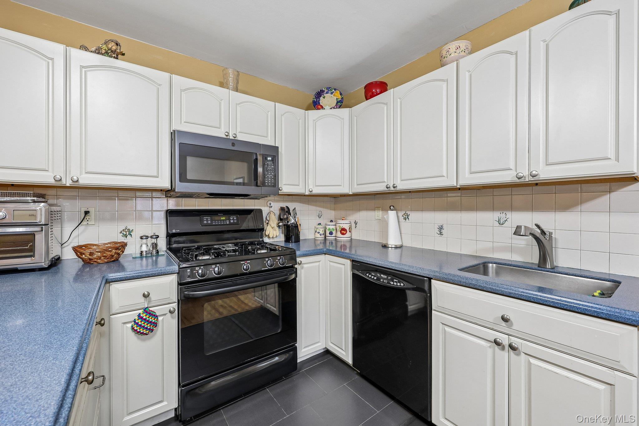 3 W Lawrence Park Drive 3 Property Photo 10