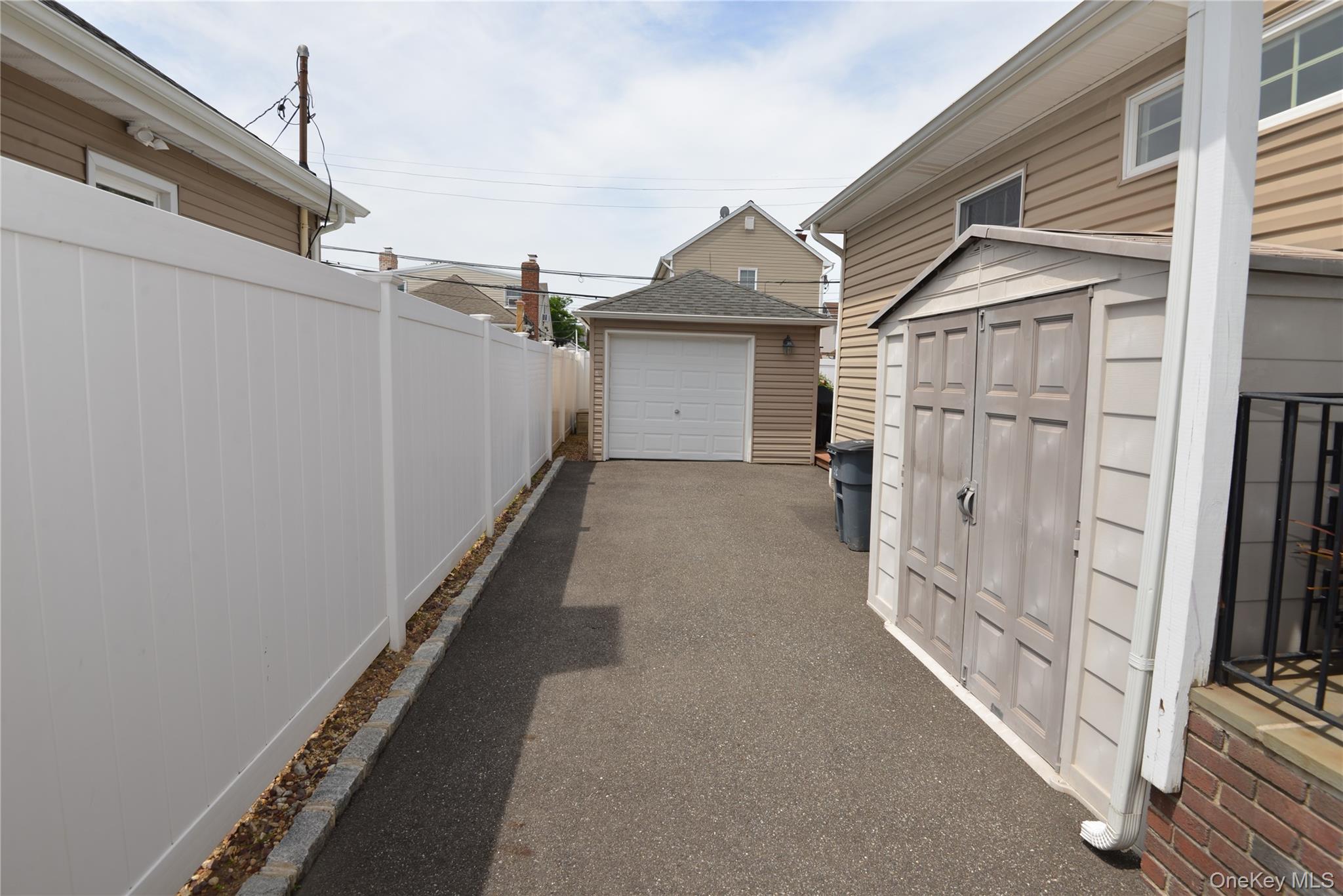 2698 Rosebud Avenue Property Photo 3