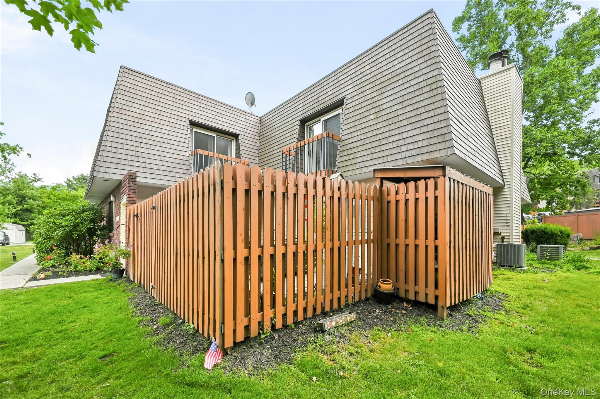 100 Laudaten Way Property Photo 34