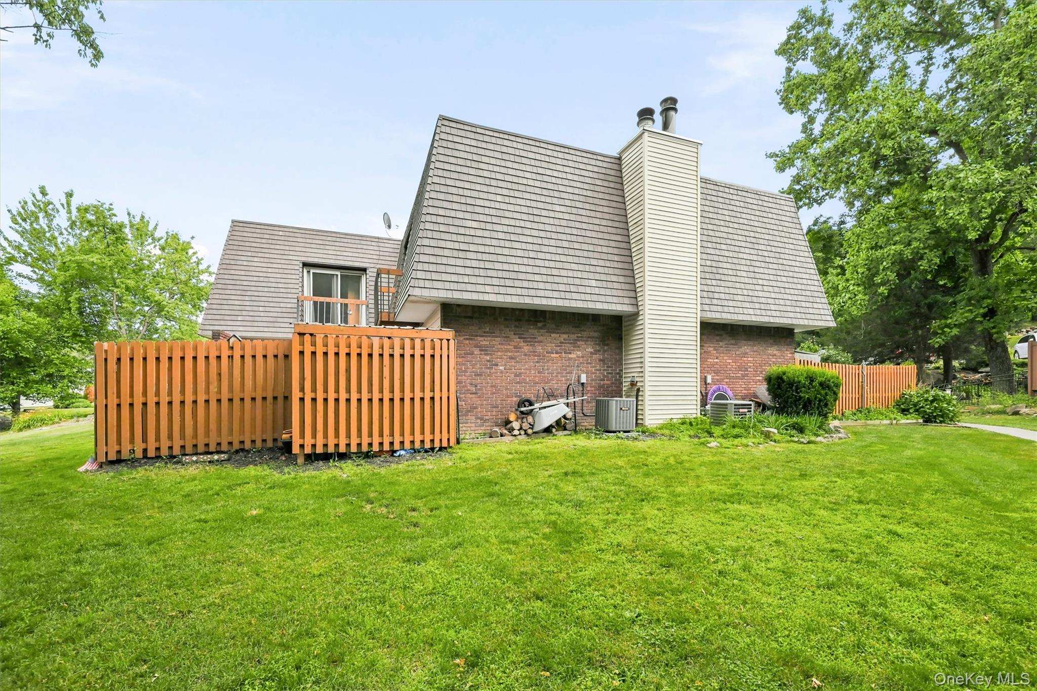 100 Laudaten Way Property Photo 35