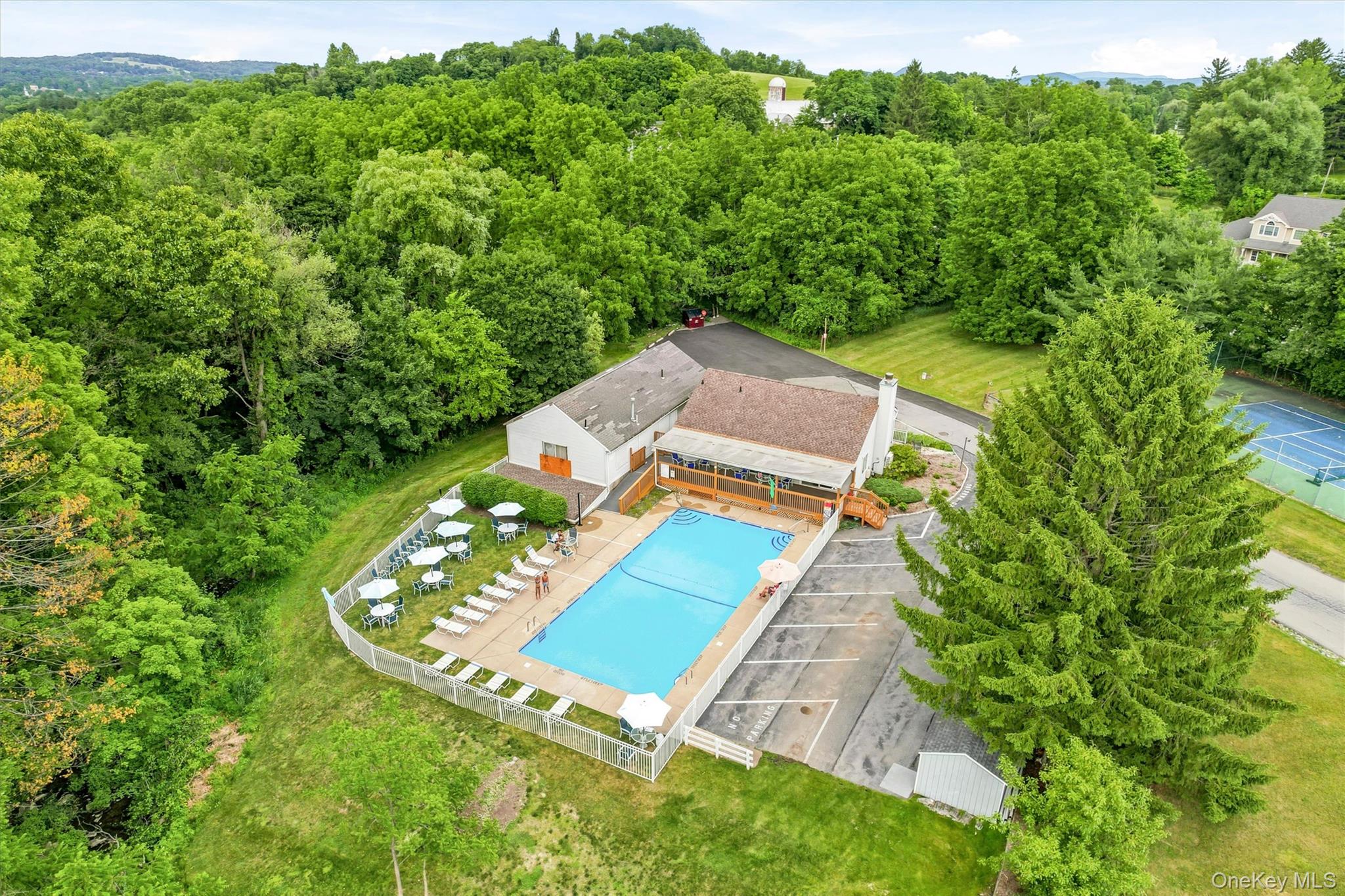 100 Laudaten Way Property Photo 37