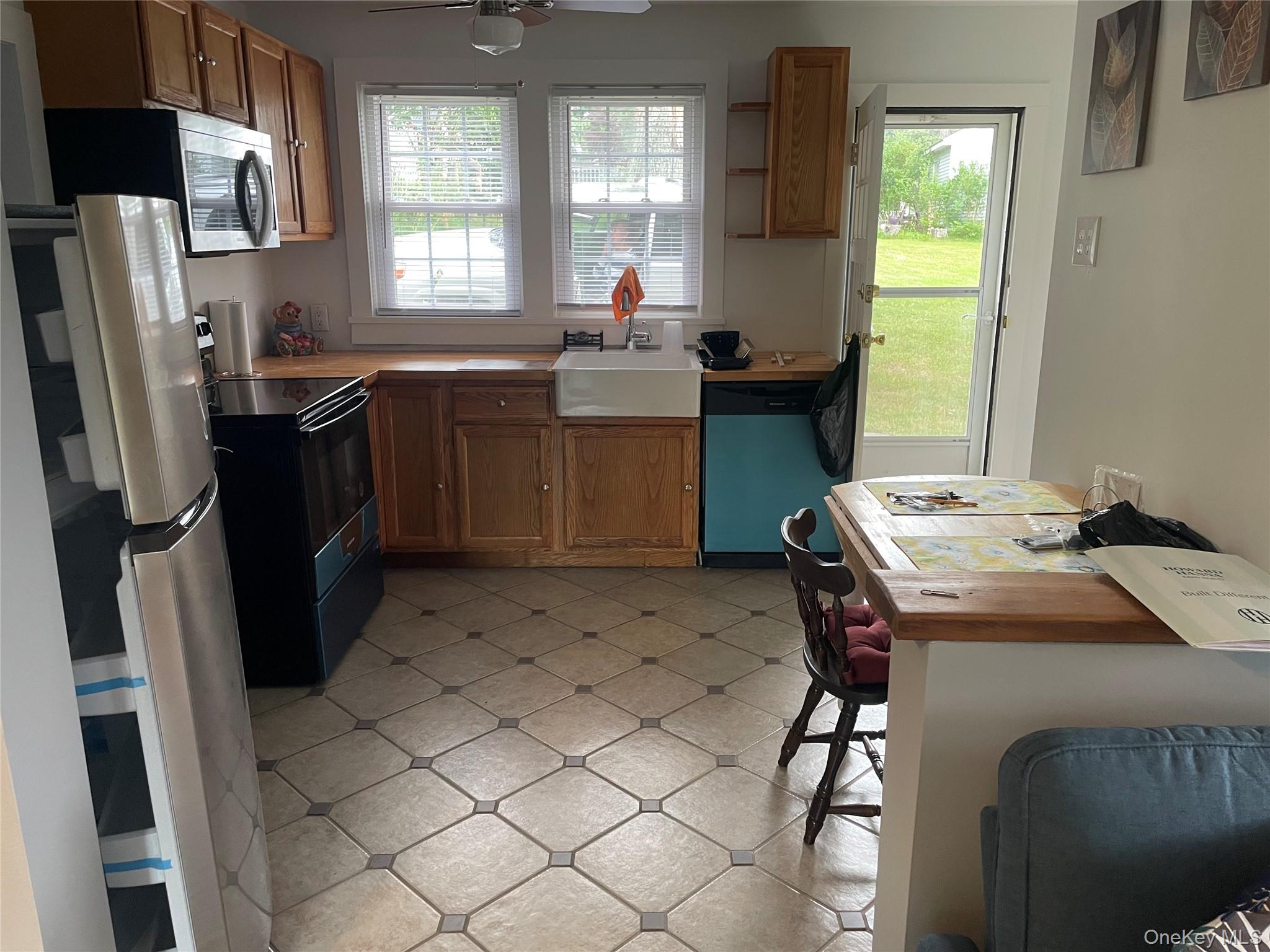 92 Stein Road 4 Property Photo 2