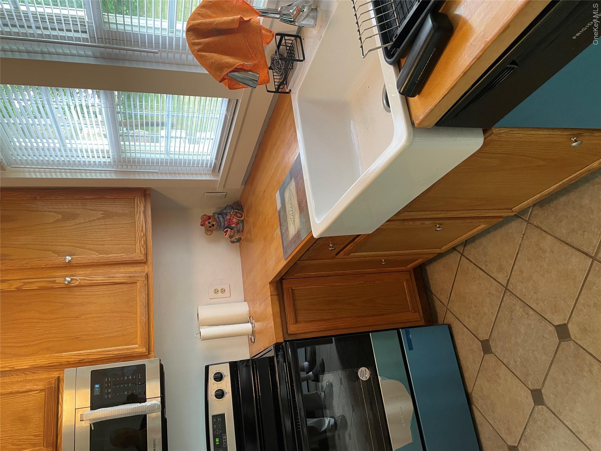92 Stein Road 4 Property Photo 3