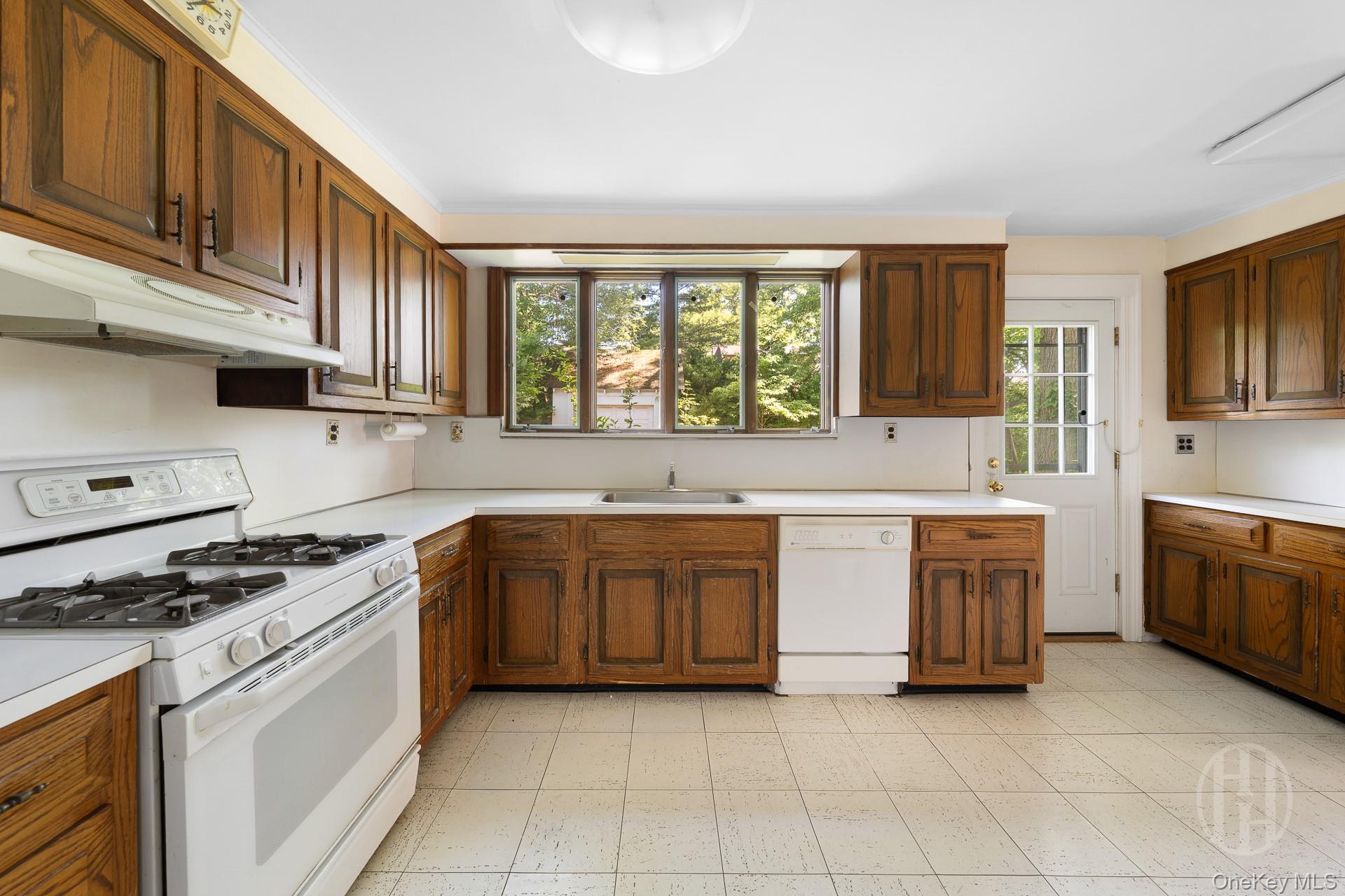 12 Carolina Road Property Photo 13