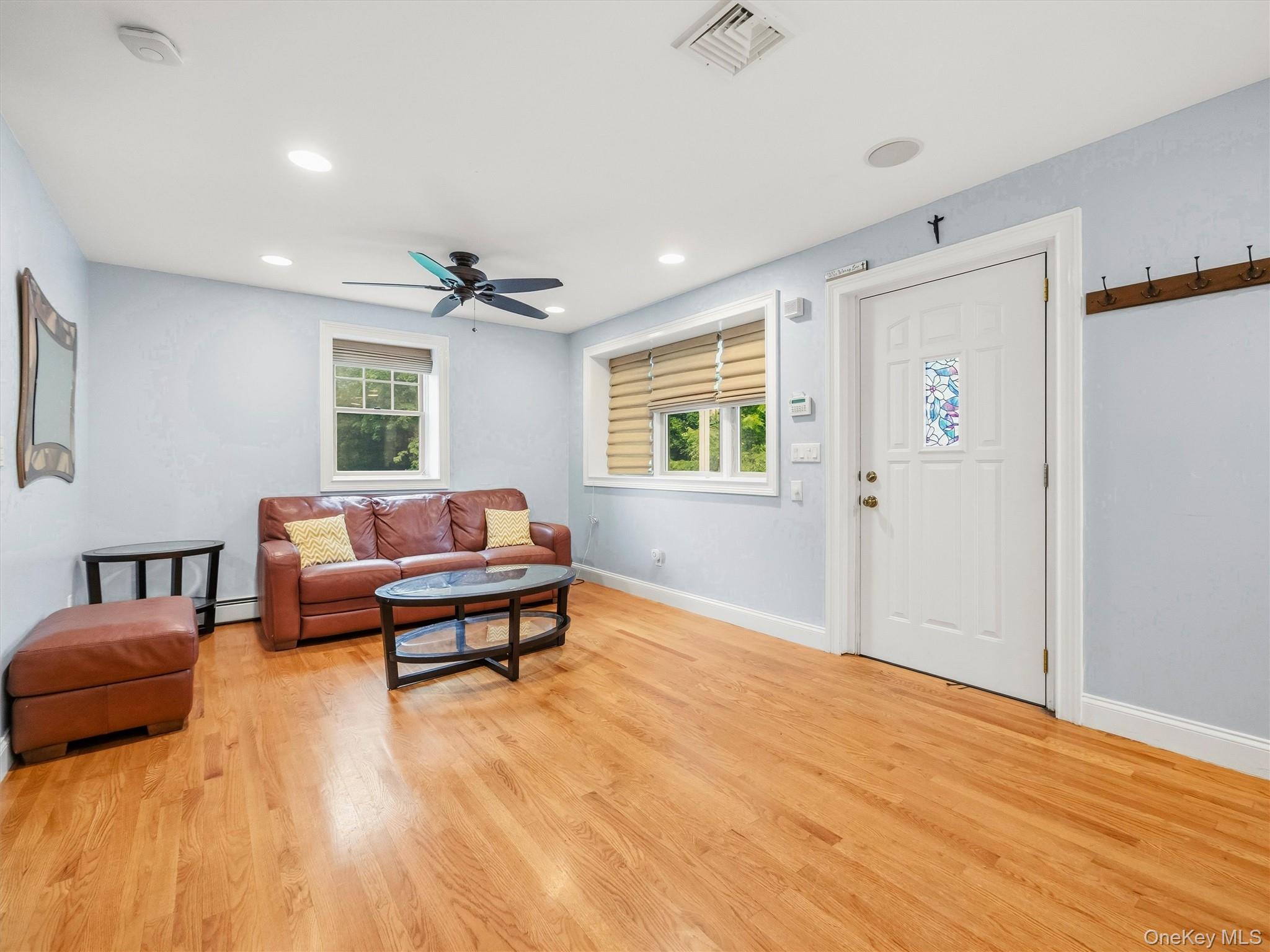 2 Hempstead Lane Property Photo 4