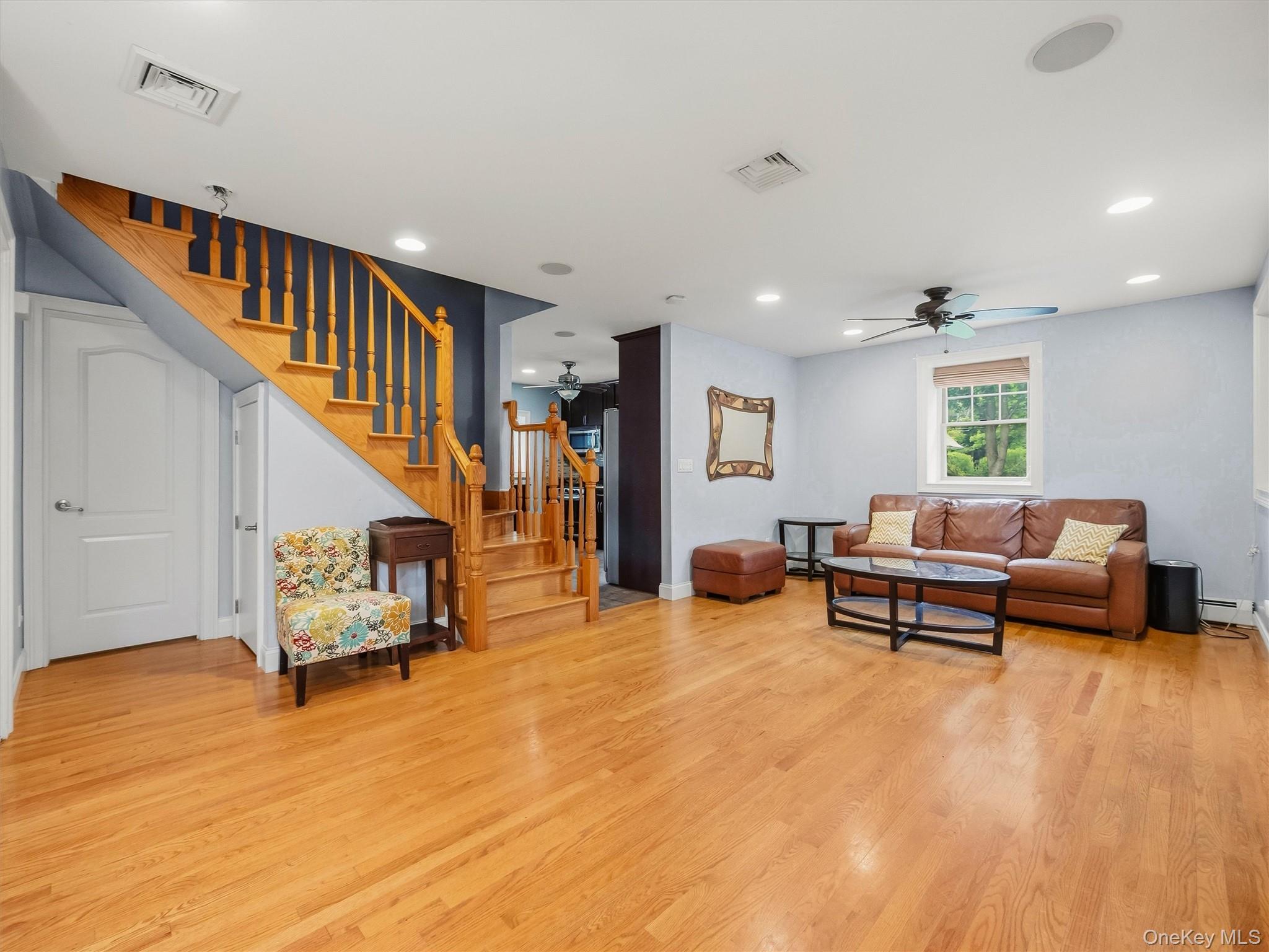 2 Hempstead Lane Property Photo 7