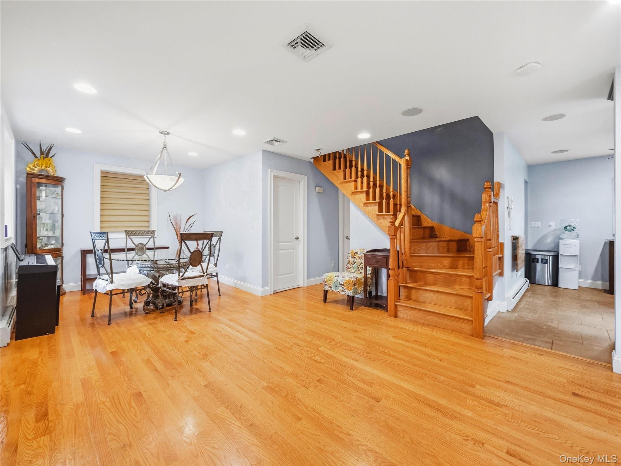 2 Hempstead Lane Property Photo 9