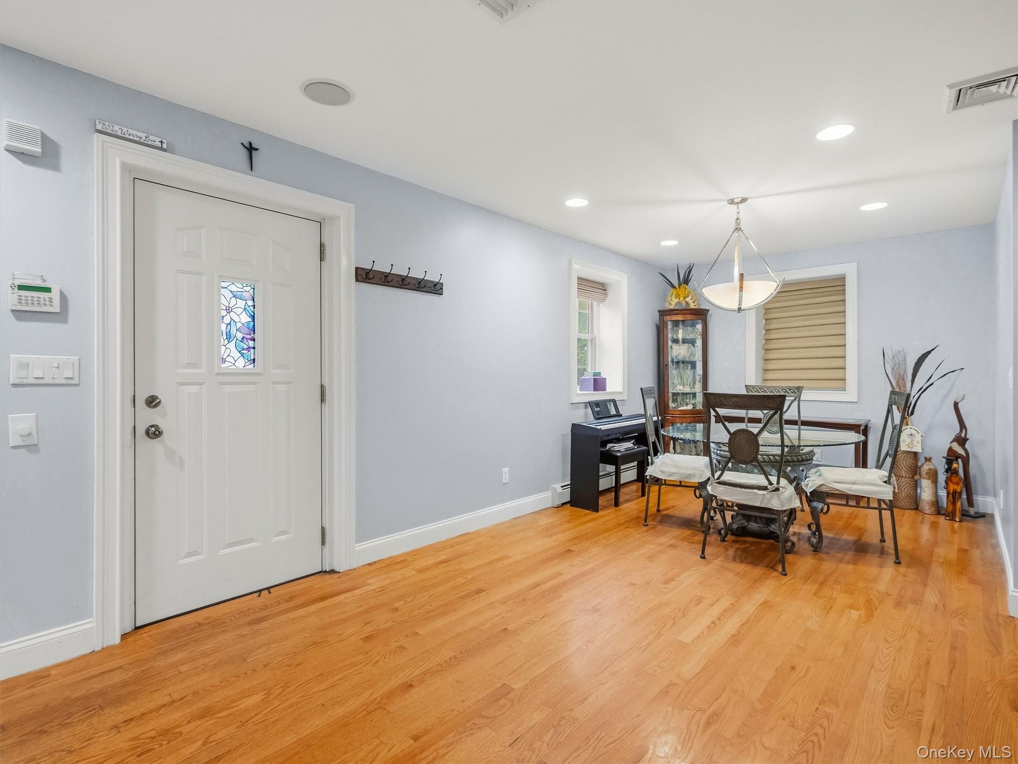 2 Hempstead Lane Property Photo 10