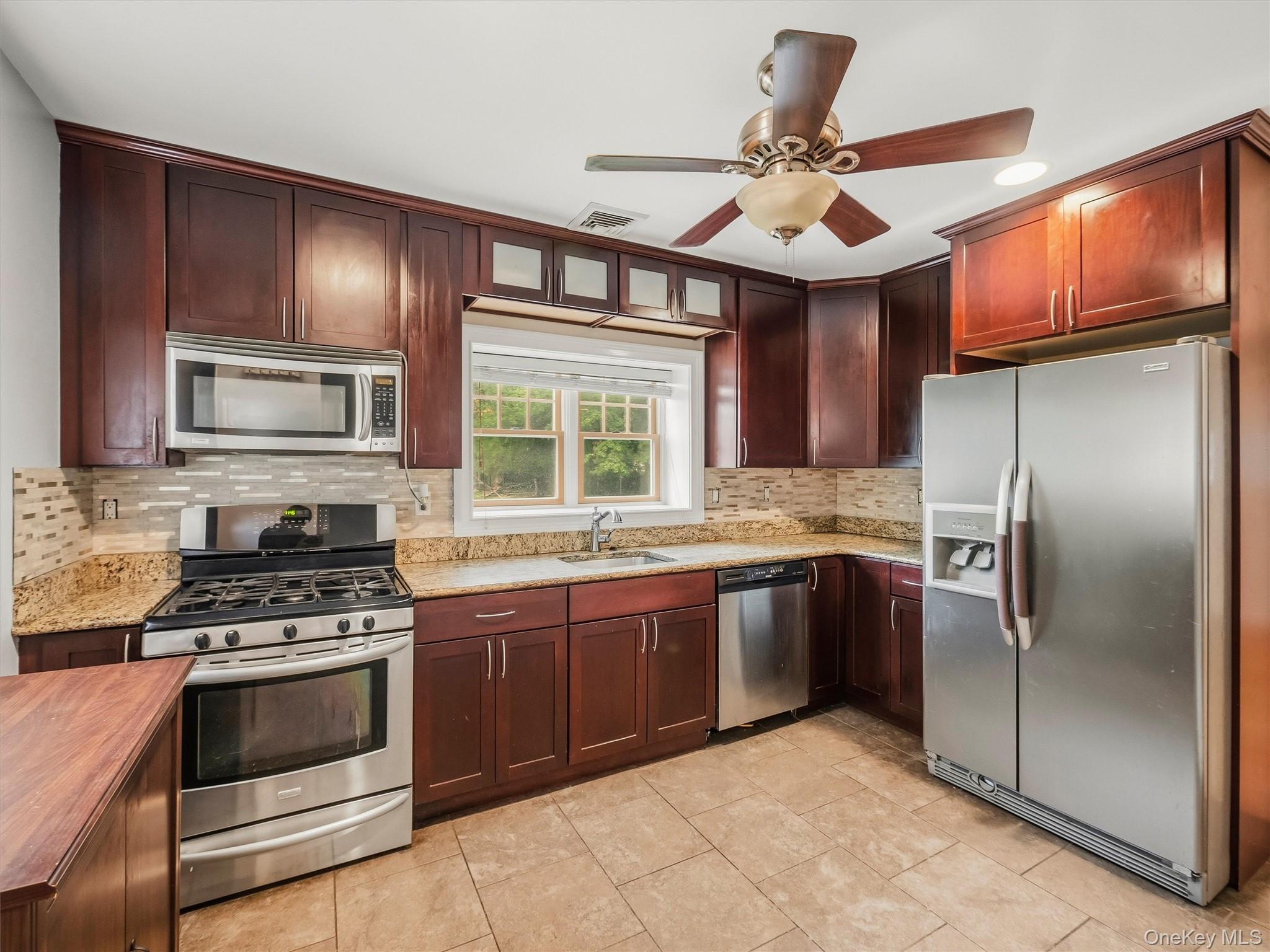 2 Hempstead Lane Property Photo 14