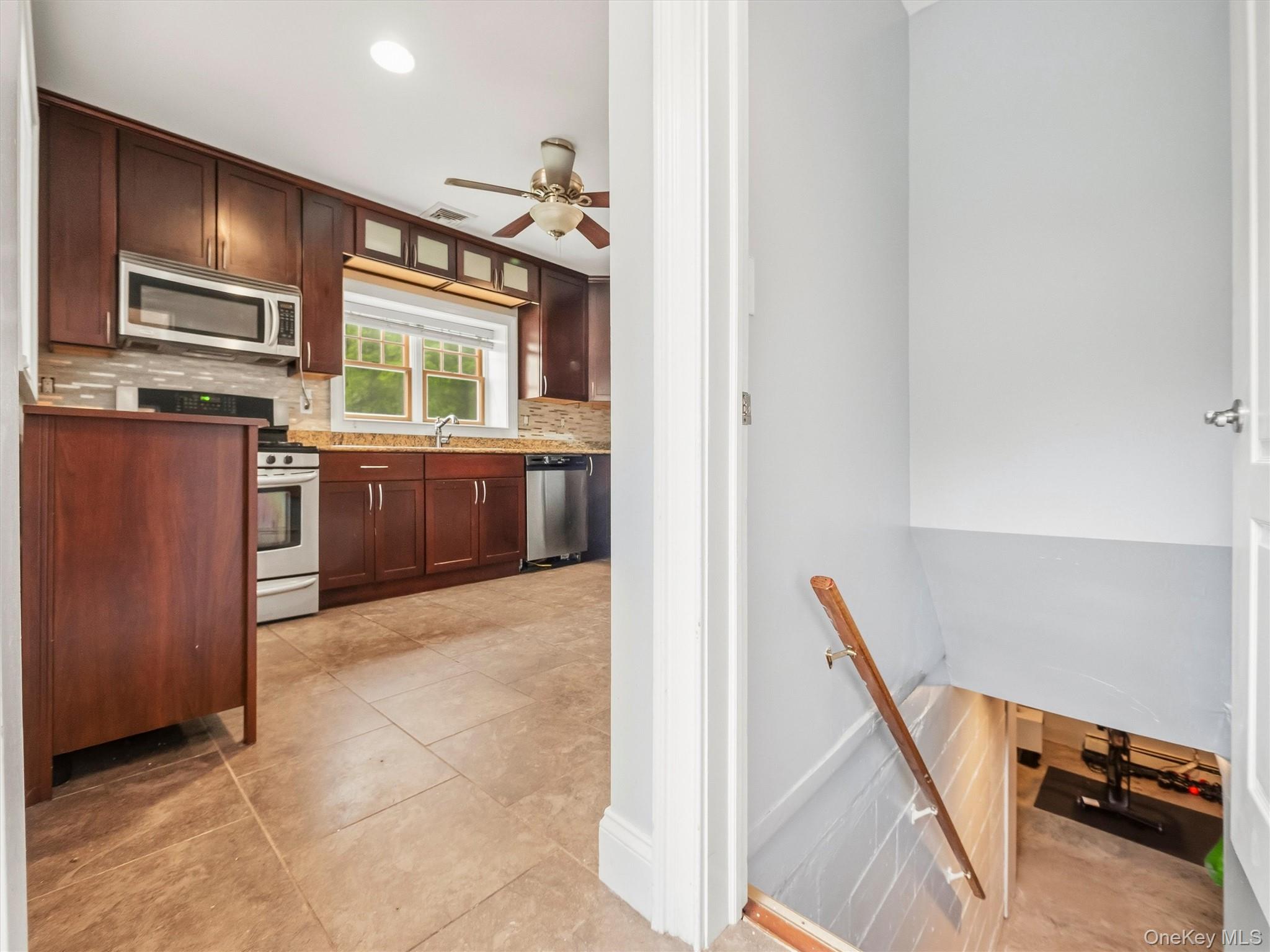 2 Hempstead Lane Property Photo 16