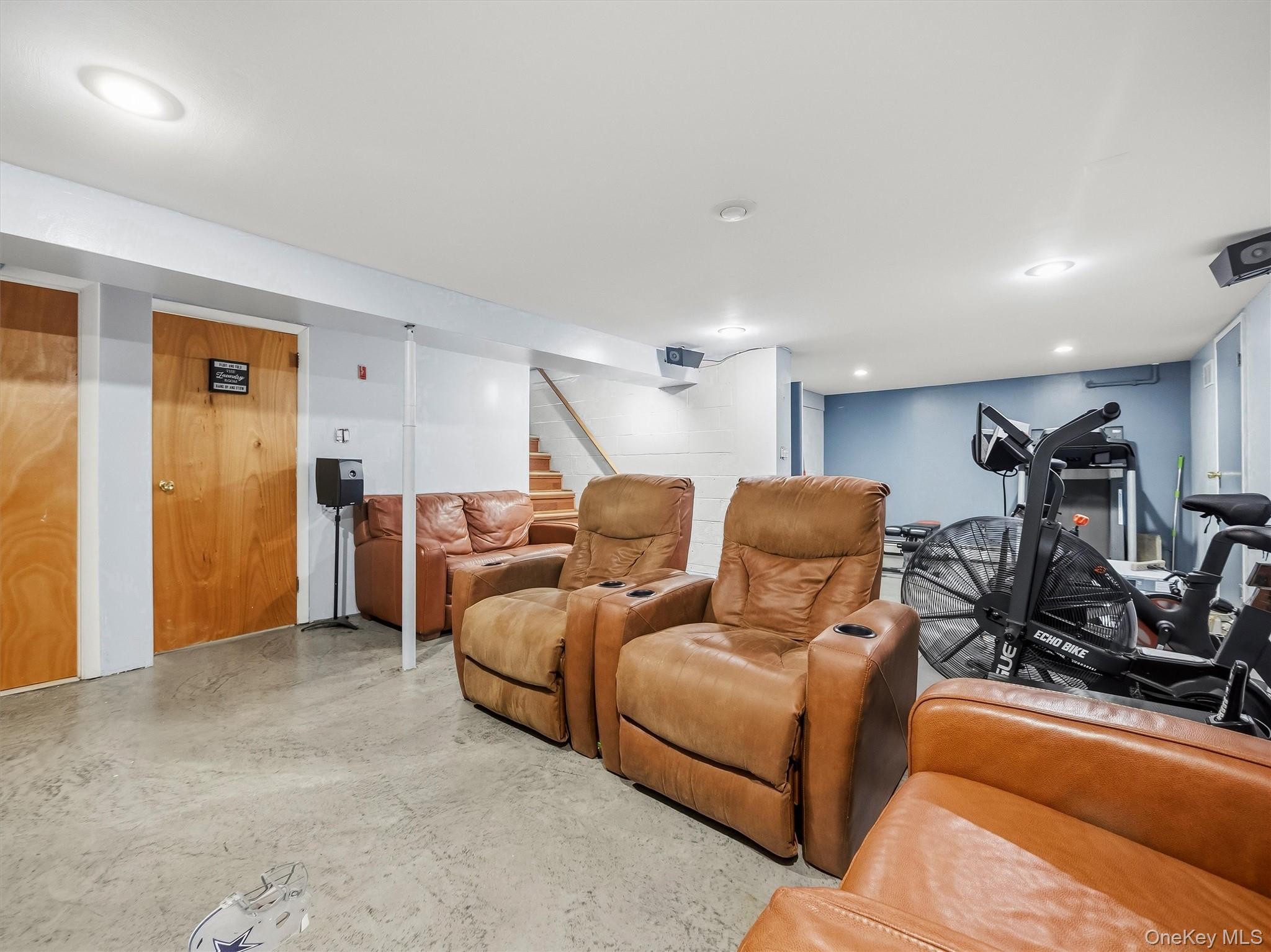 2 Hempstead Lane Property Photo 32