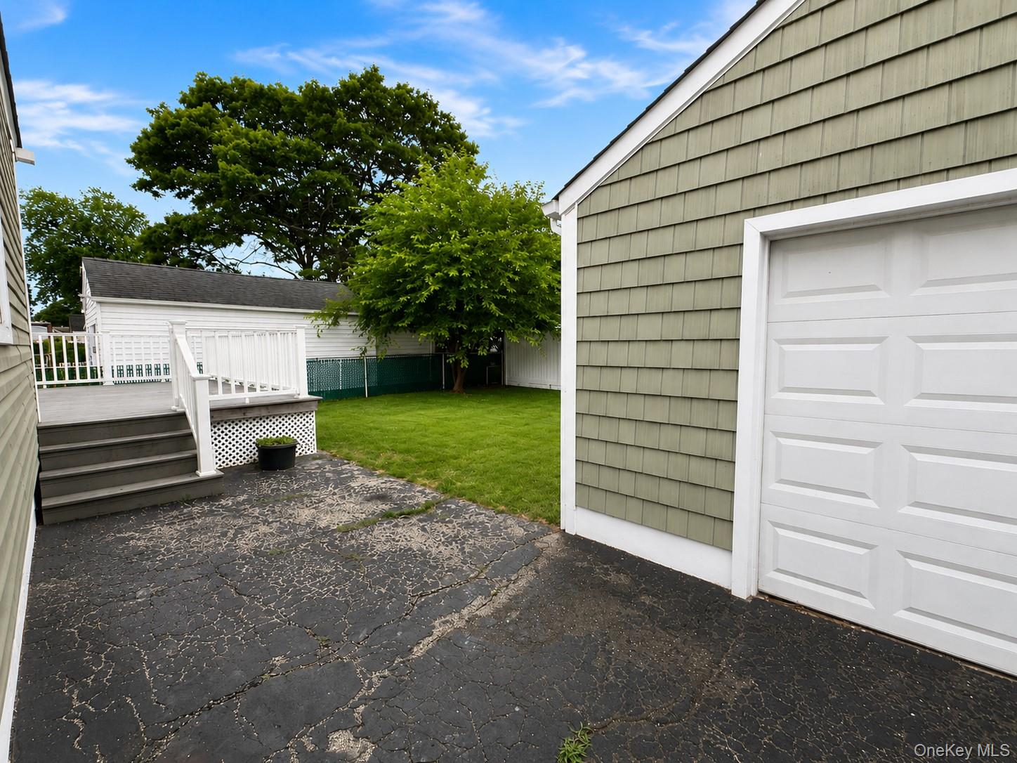 541 N Indiana Avenue Property Photo 24