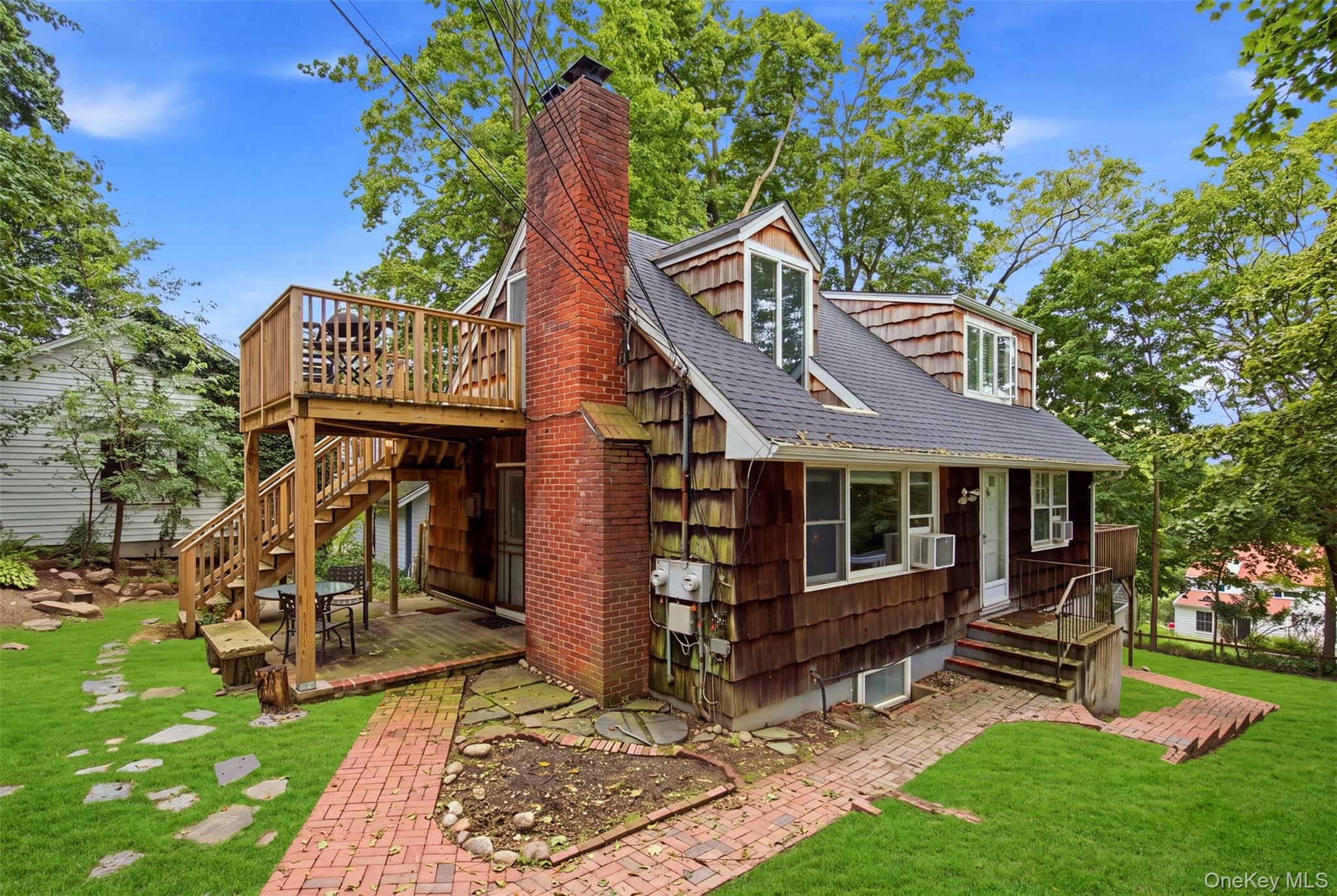35 Ward Avenue Property Photo 1