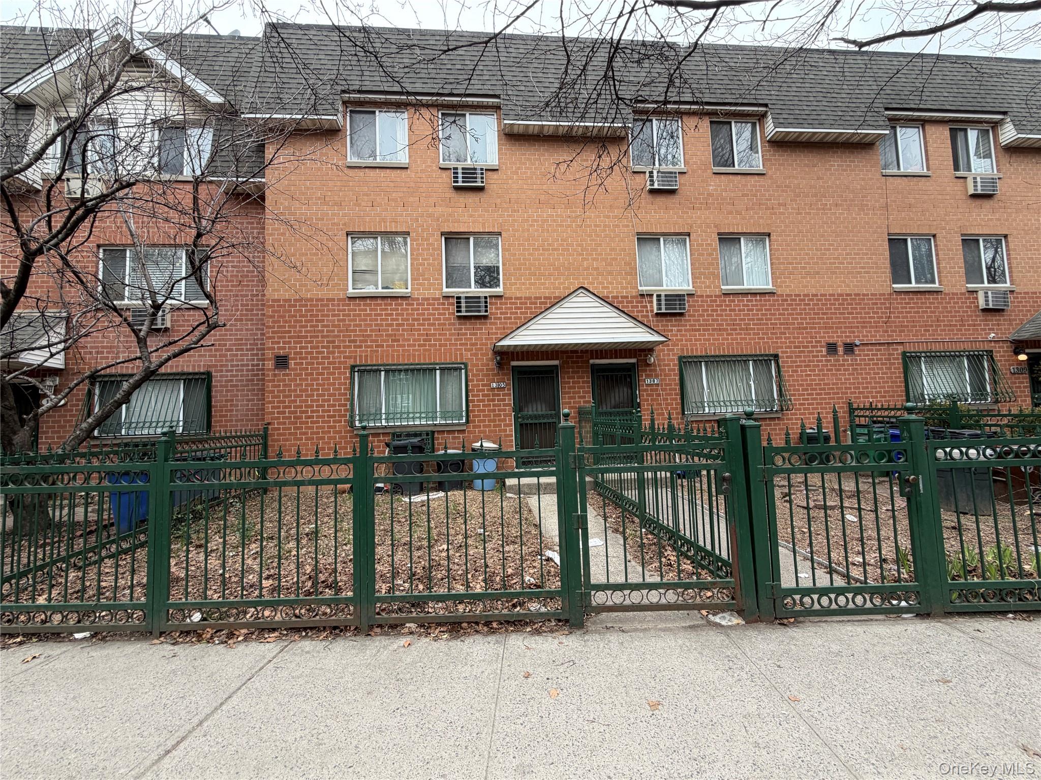 1305 34th Avenue Property Photo 1