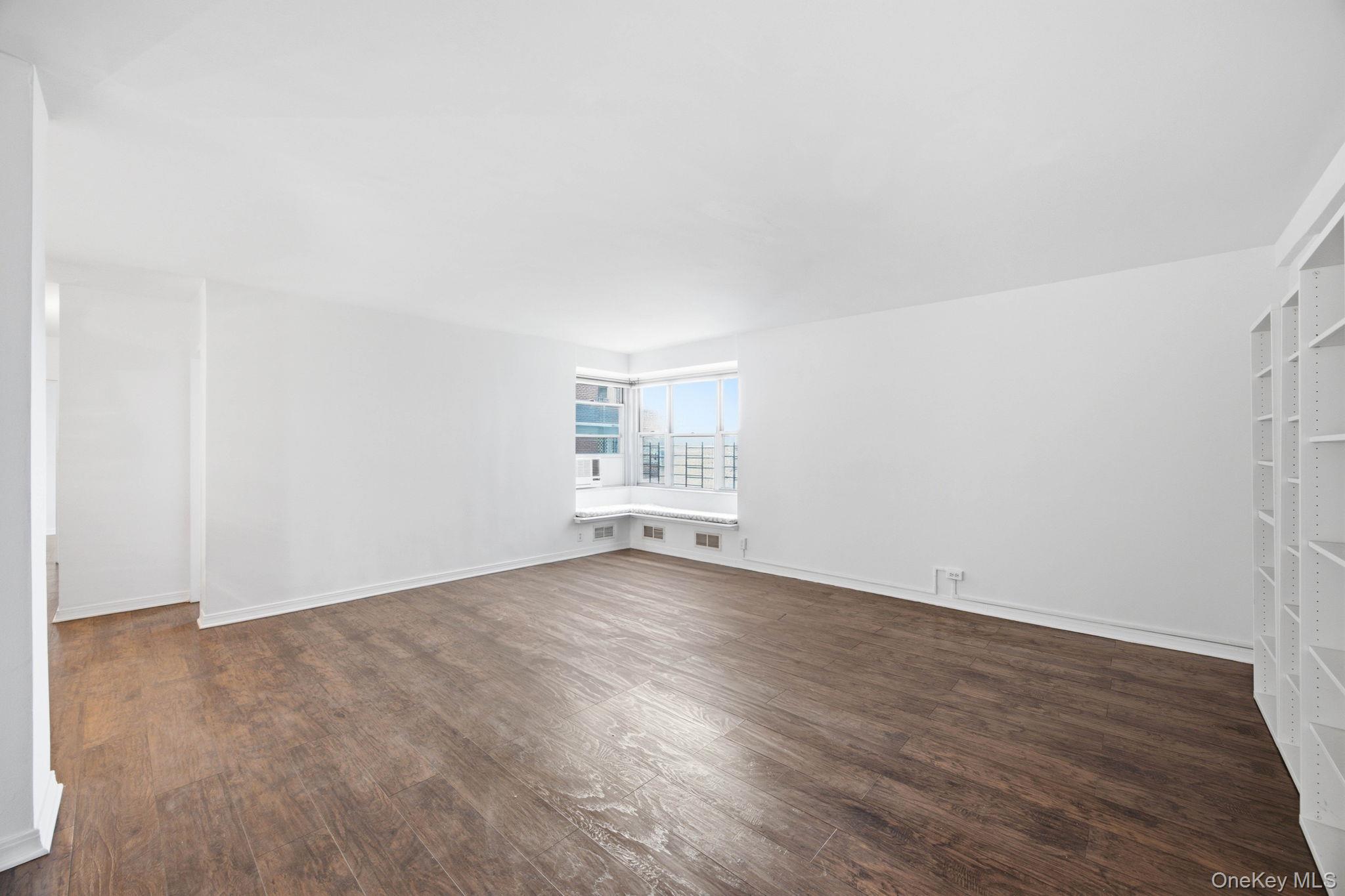 575 Grand Street E1505 Property Photo 3