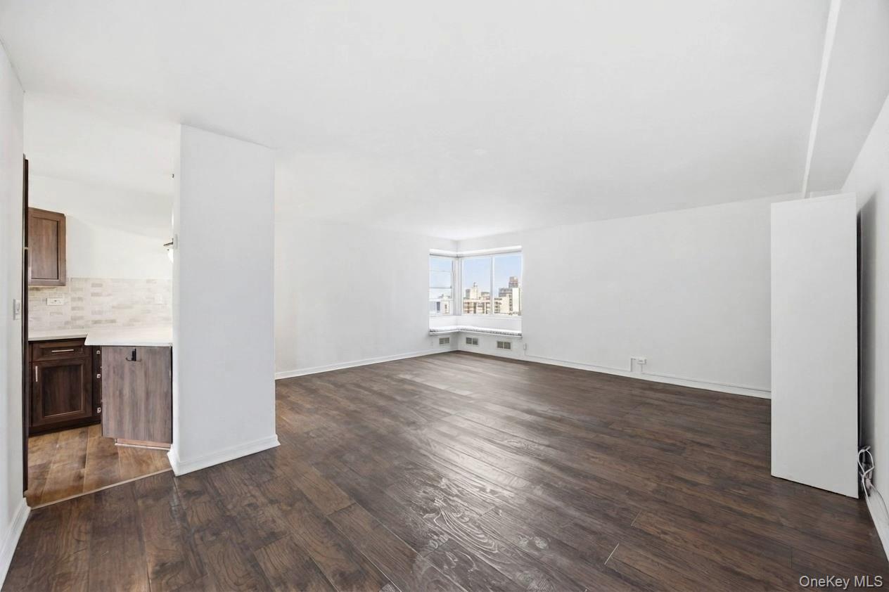 575 Grand Street E1505 Property Photo 4