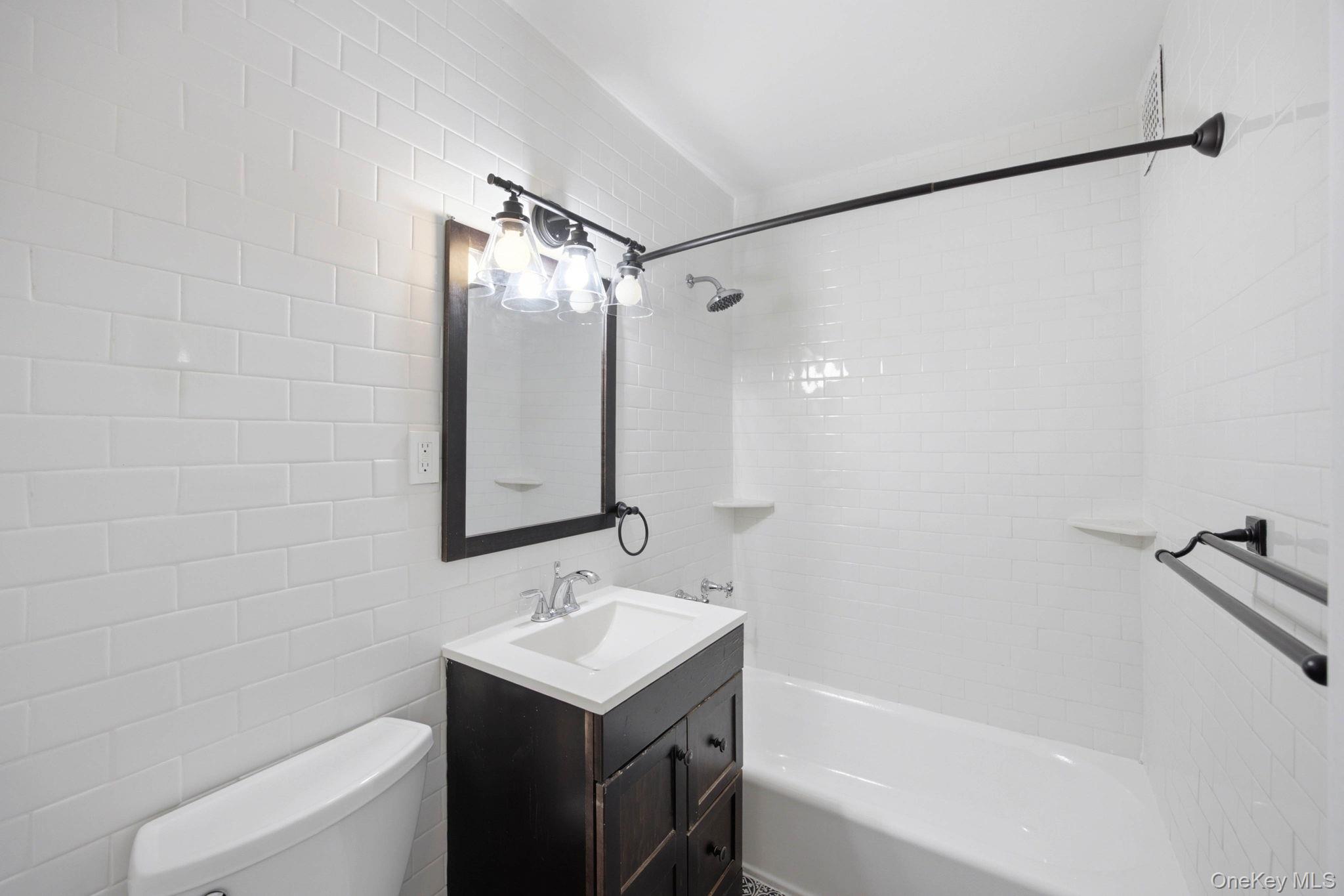 575 Grand Street E1505 Property Photo 22