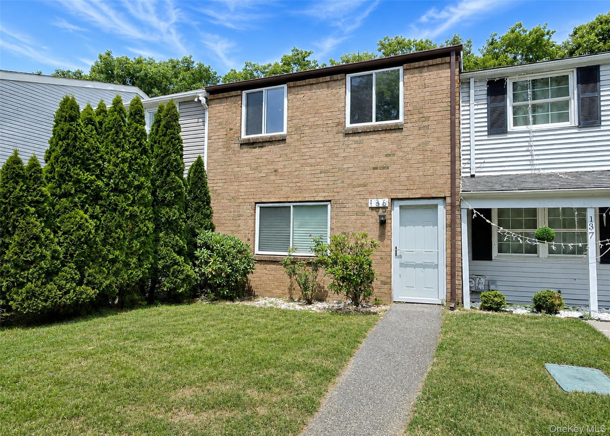 136 Hill Crescent Property Photo 1