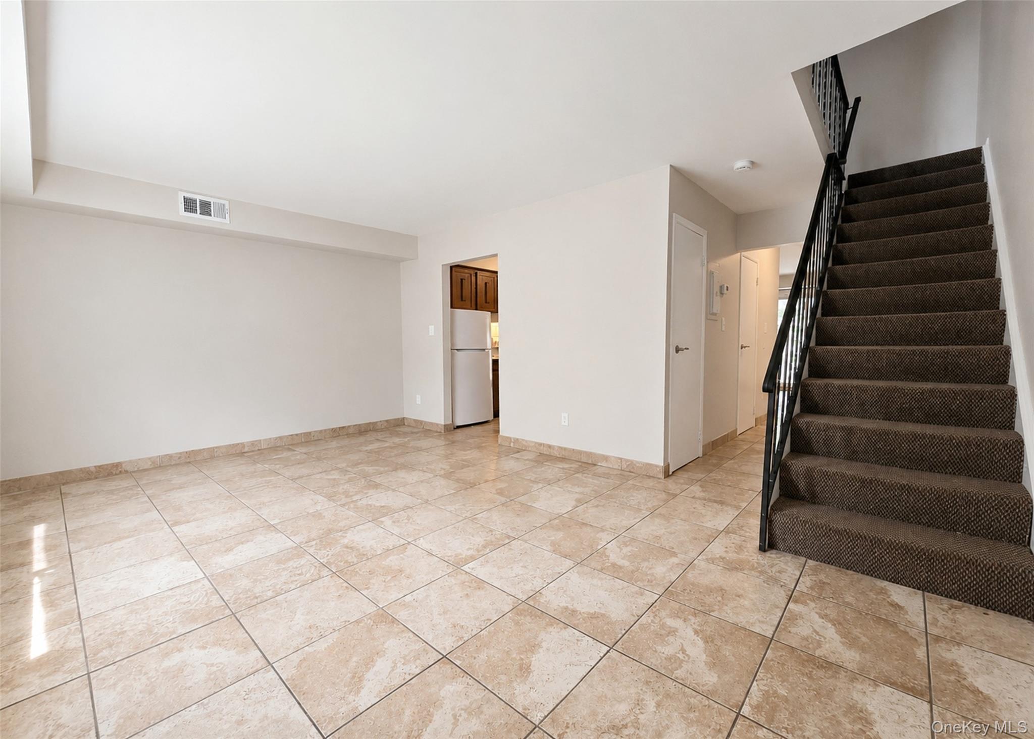 136 Hill Crescent Property Photo 2