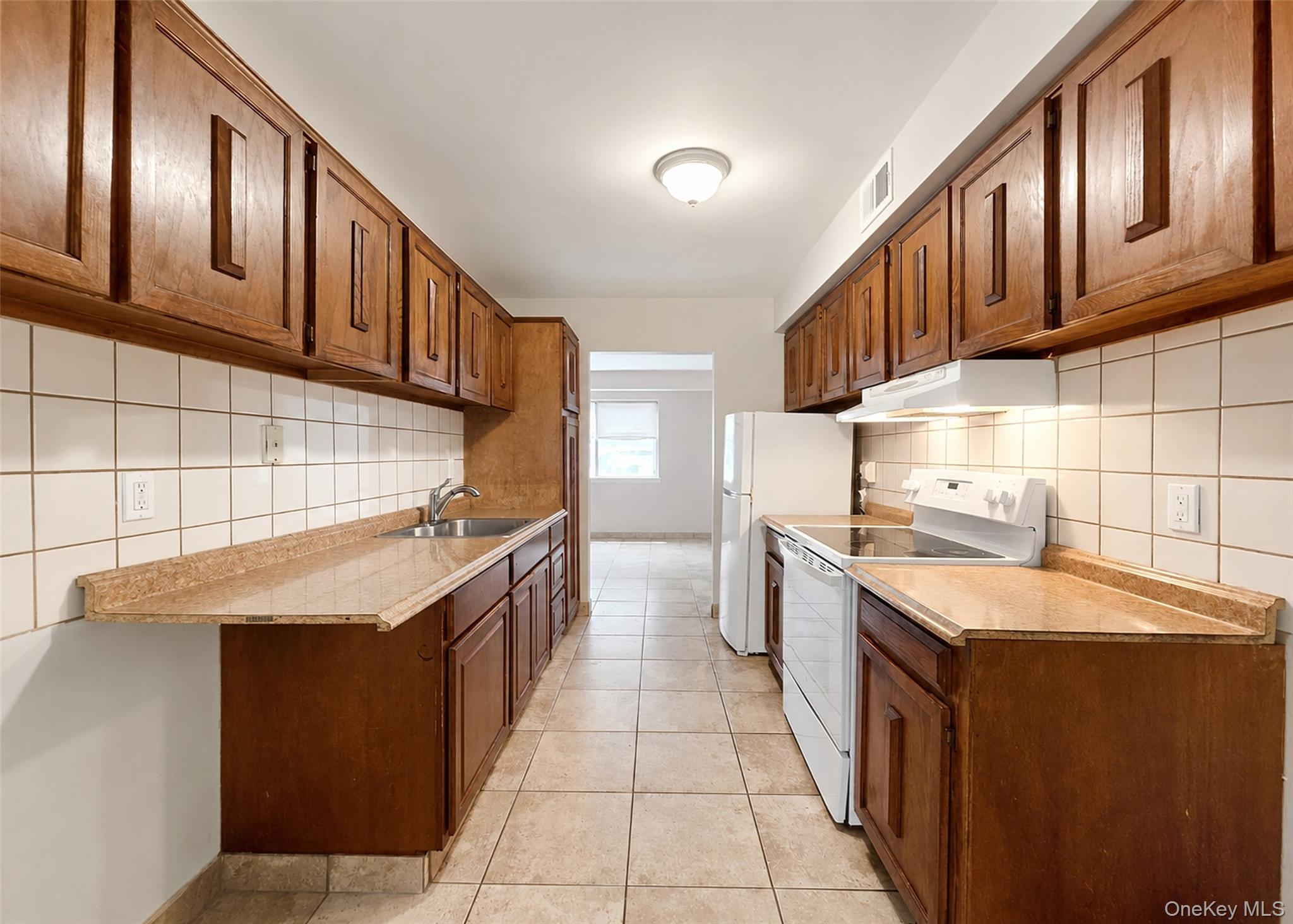 136 Hill Crescent Property Photo 4