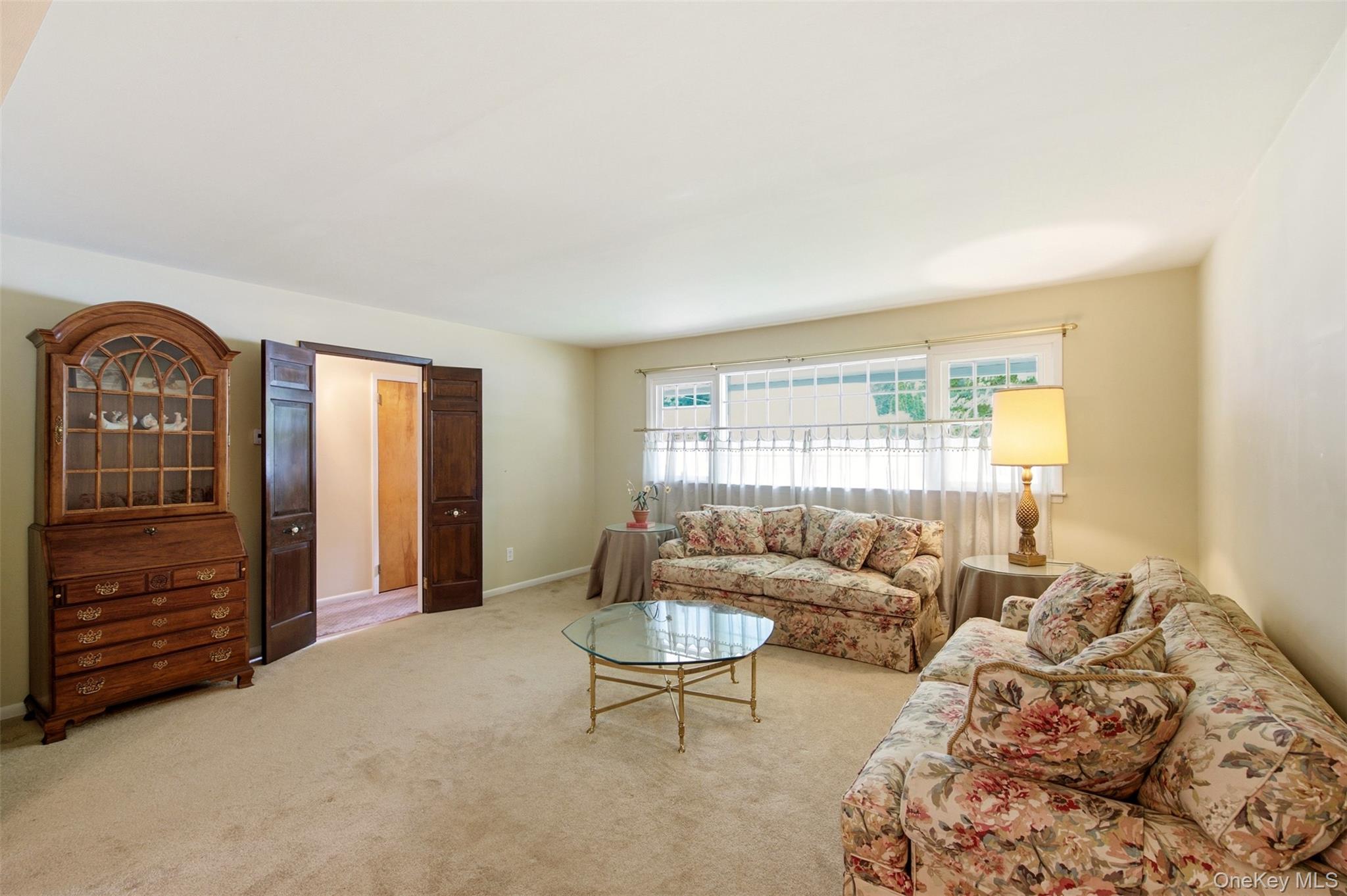 2 Ottawa Avenue Property Photo 2