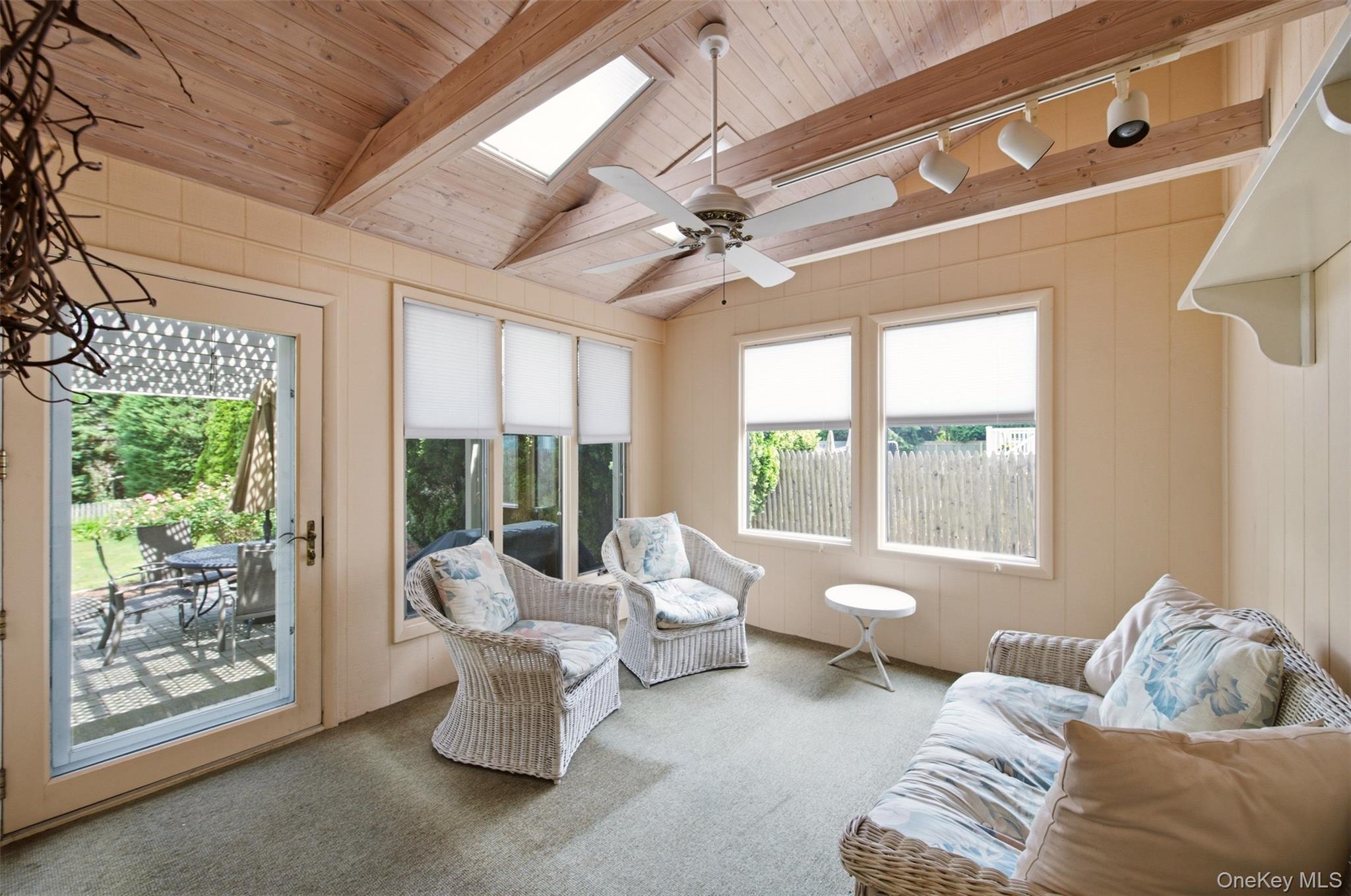 2 Ottawa Avenue Property Photo 7