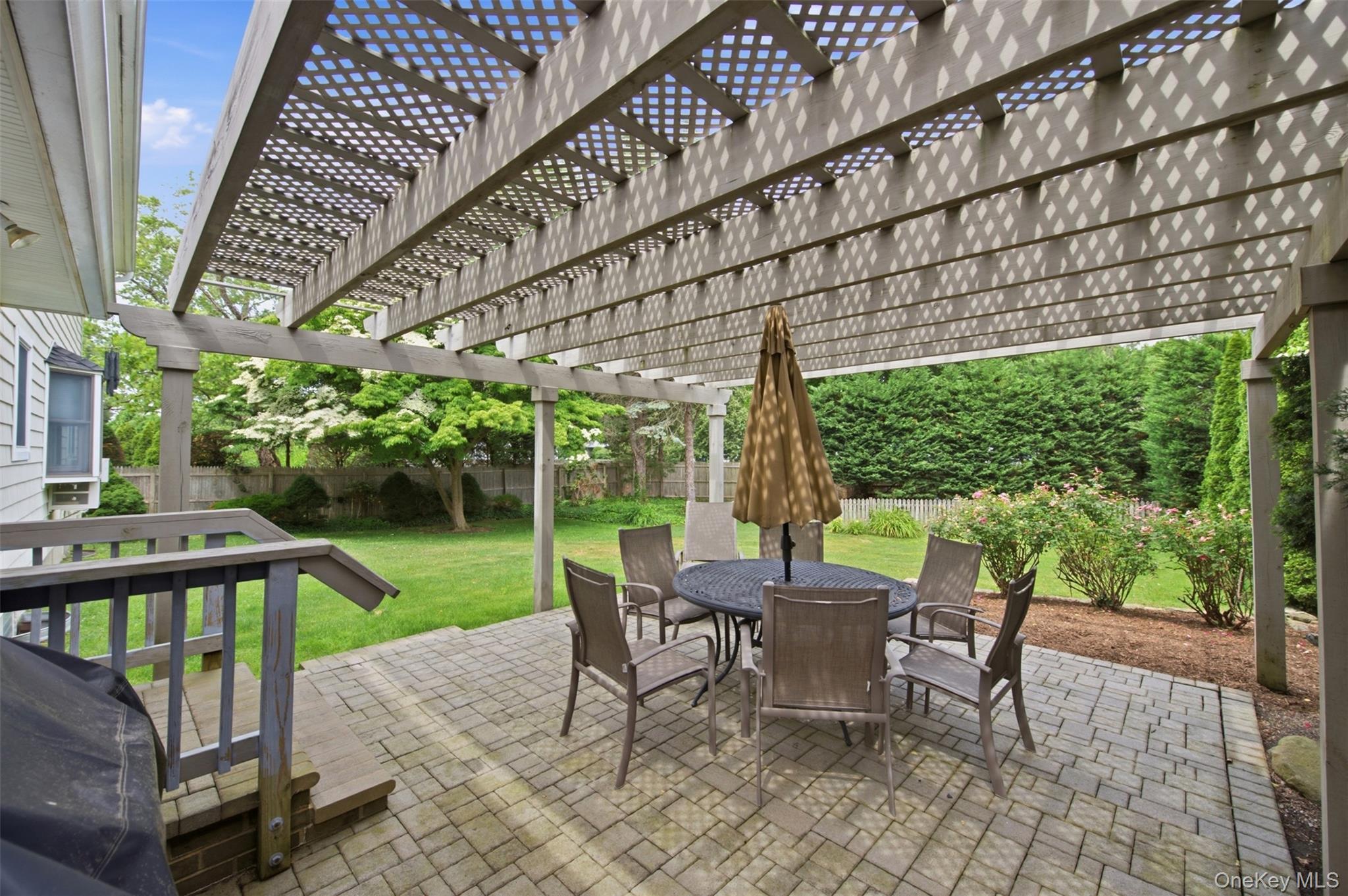 2 Ottawa Avenue Property Photo 8