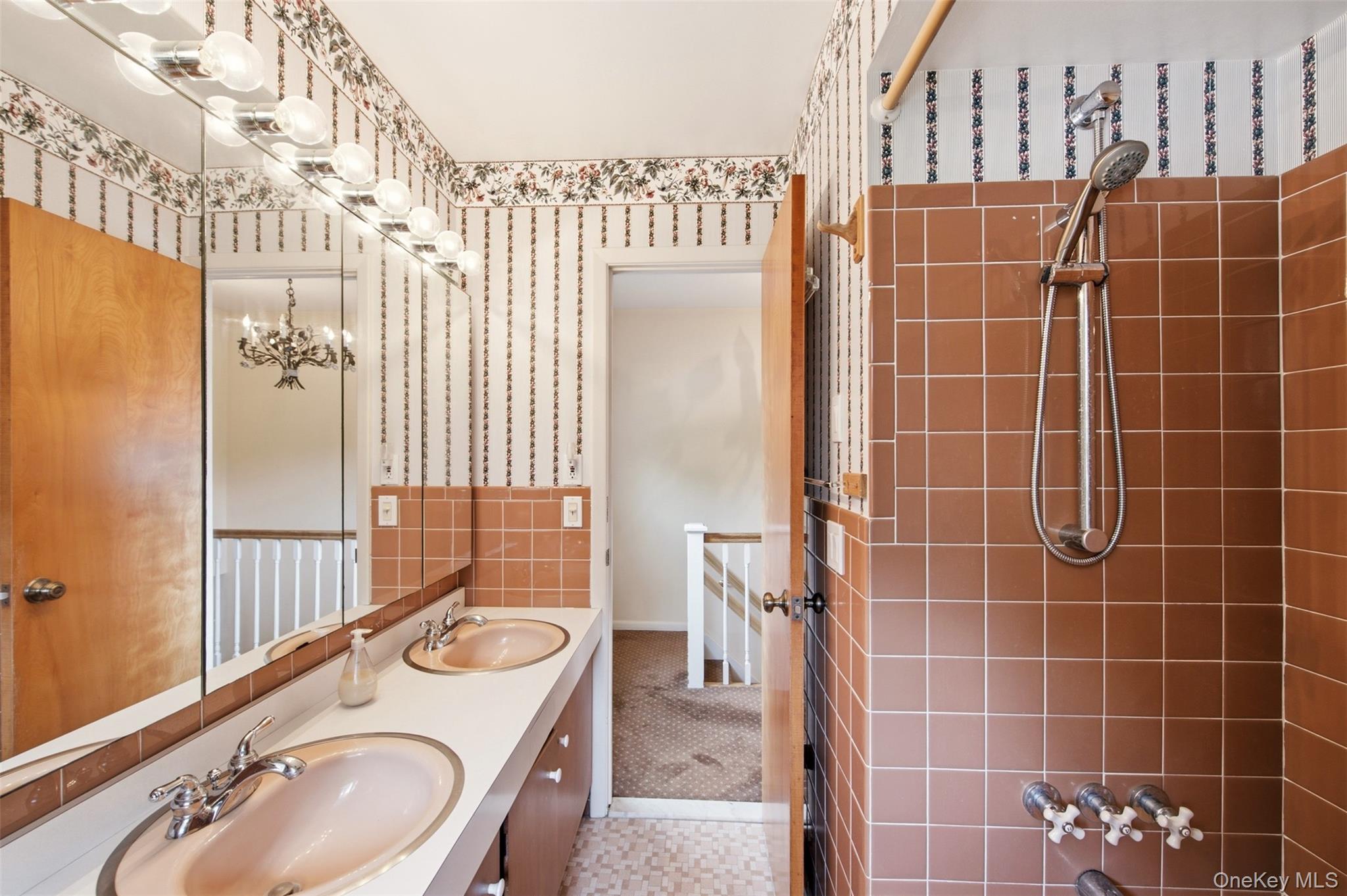 2 Ottawa Avenue Property Photo 14