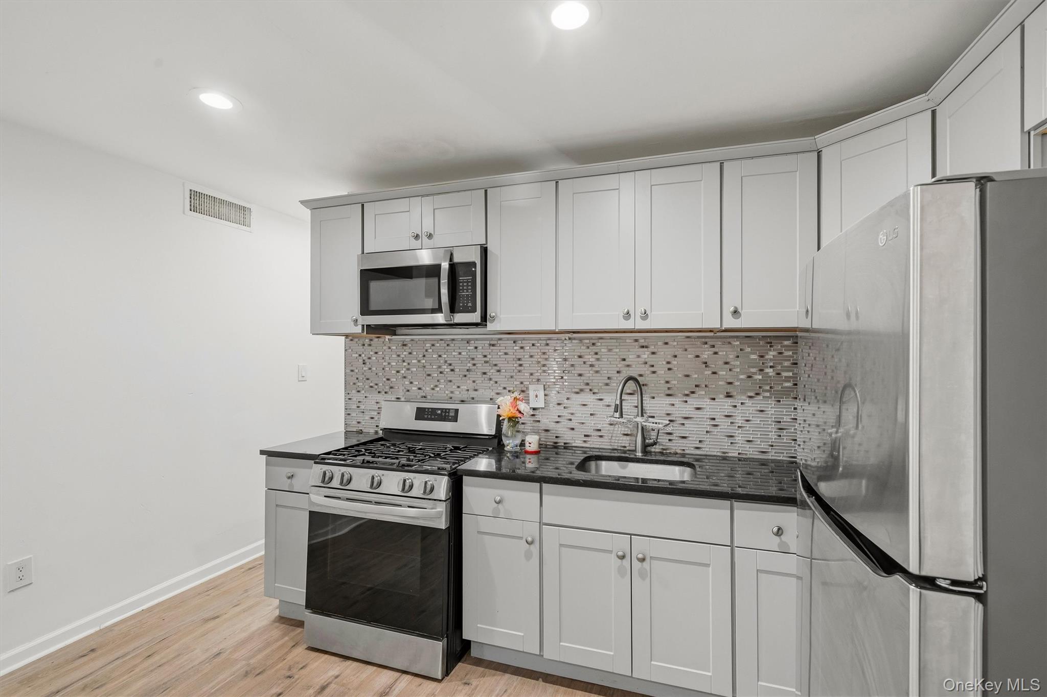 411 Liberty Street Property Photo 10