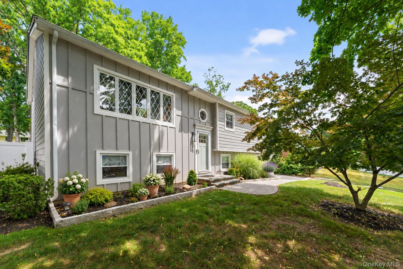 575 Babbling Brook Lane Property Photo 4