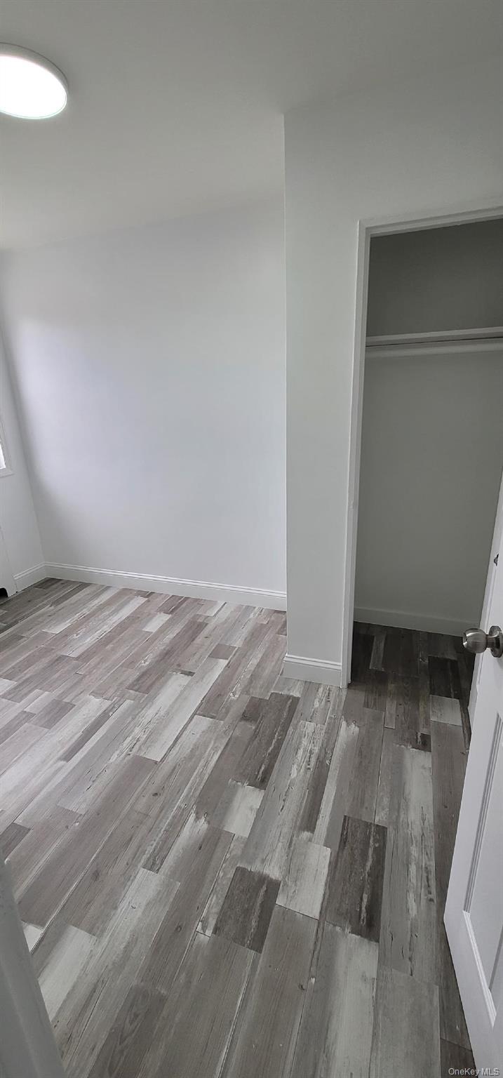 13178 Laurelton Parkway Upper Property Photo 13