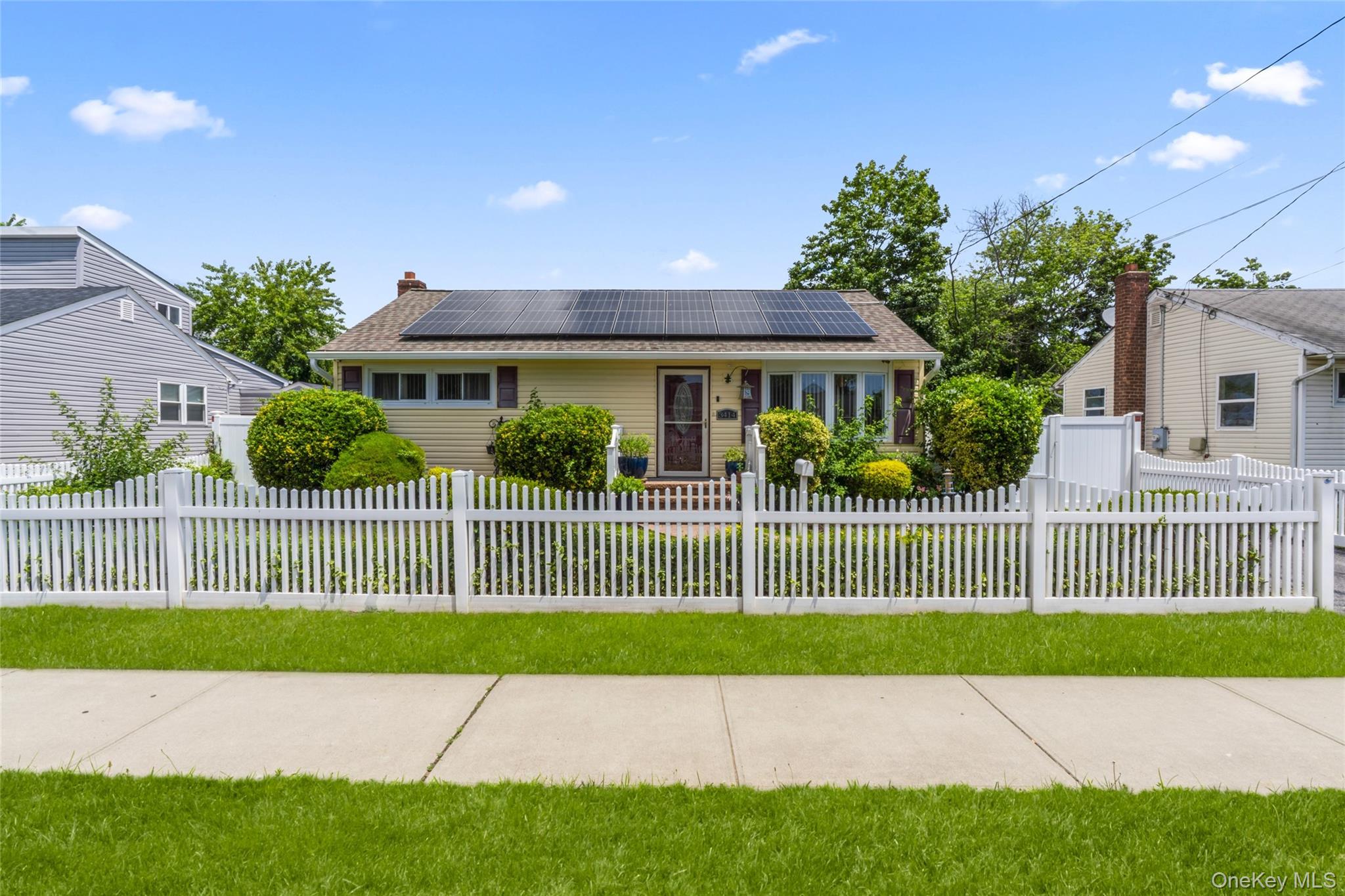 3414 Great Neck Road Property Photo 1