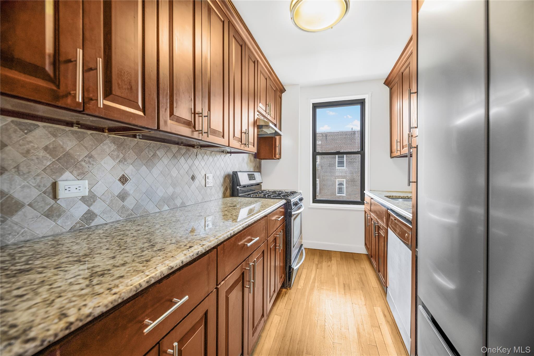 525 W 235th Street 6e Property Photo 7