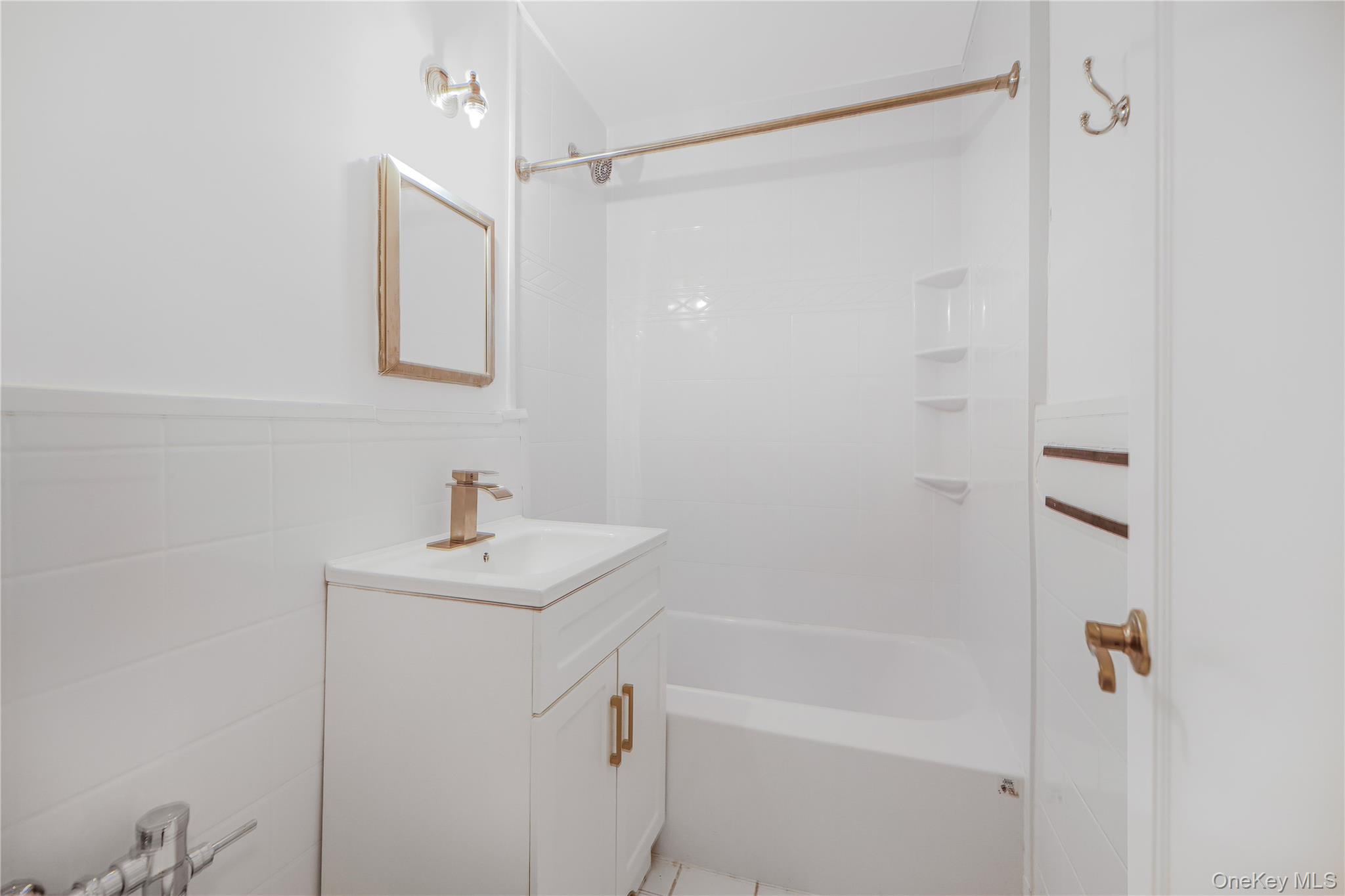 525 W 235th Street 6e Property Photo 14