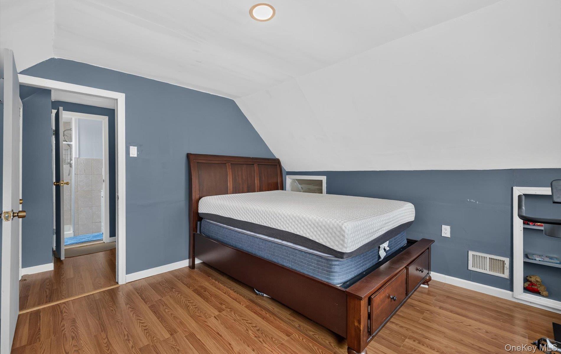 5 Long Lane Property Photo 20