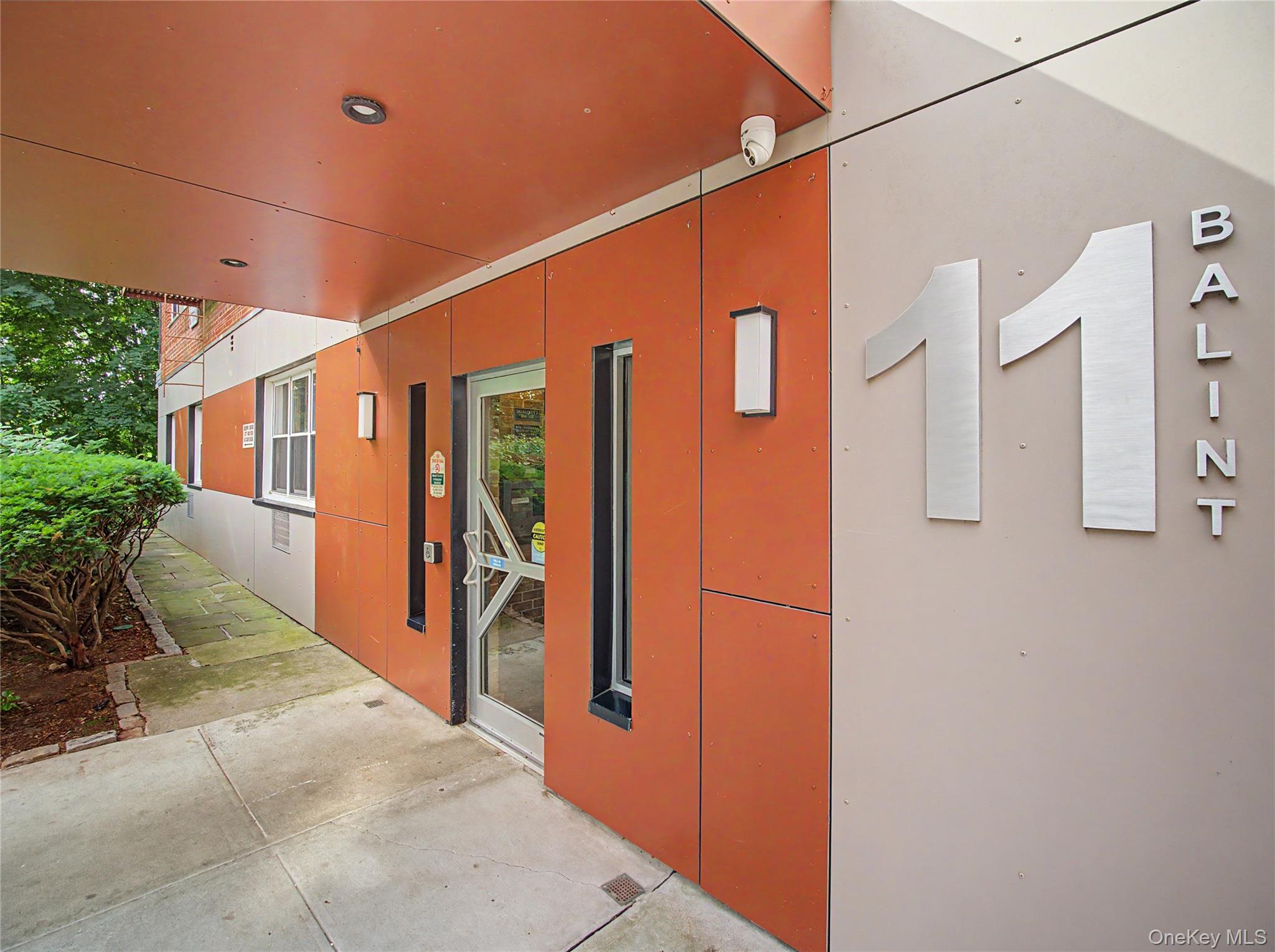 11 Balint 551 Property Photo 3